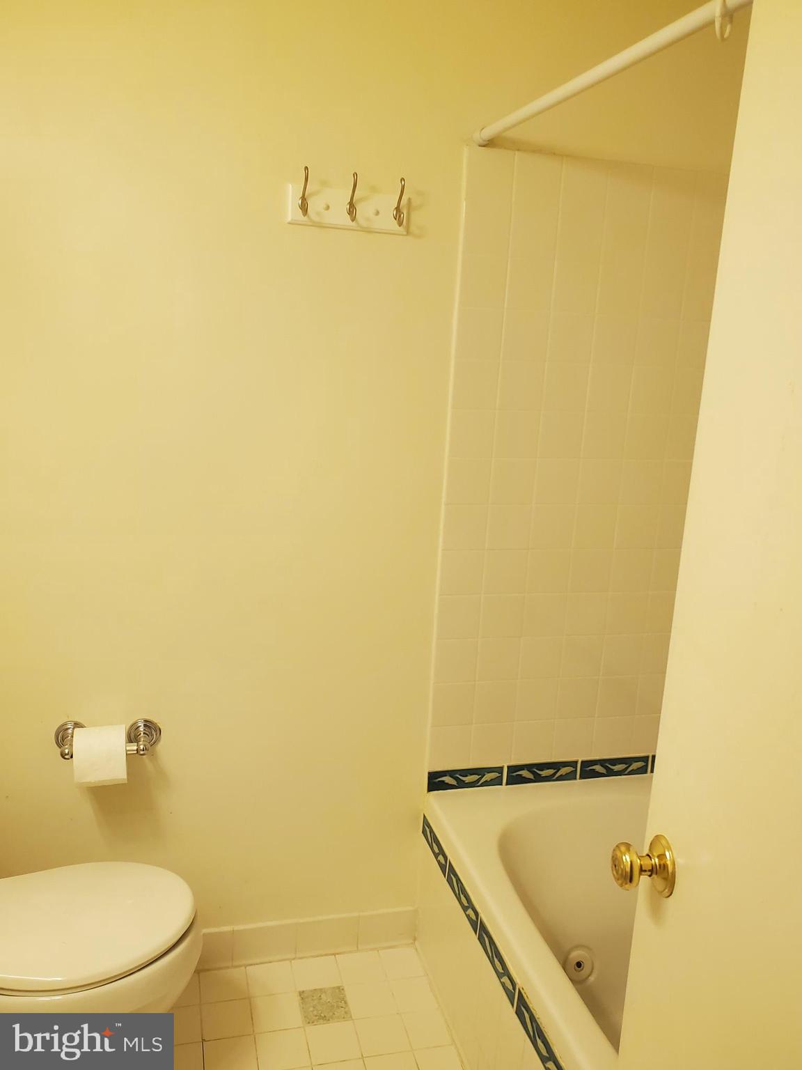 POTOMAC VILLAGE - Residential