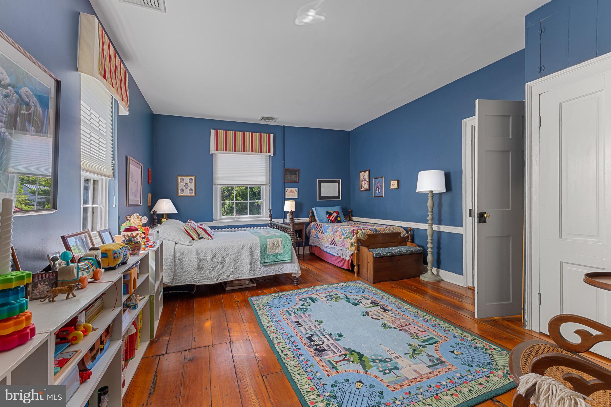 OLD TOWN ALEXANDRIA - Residential