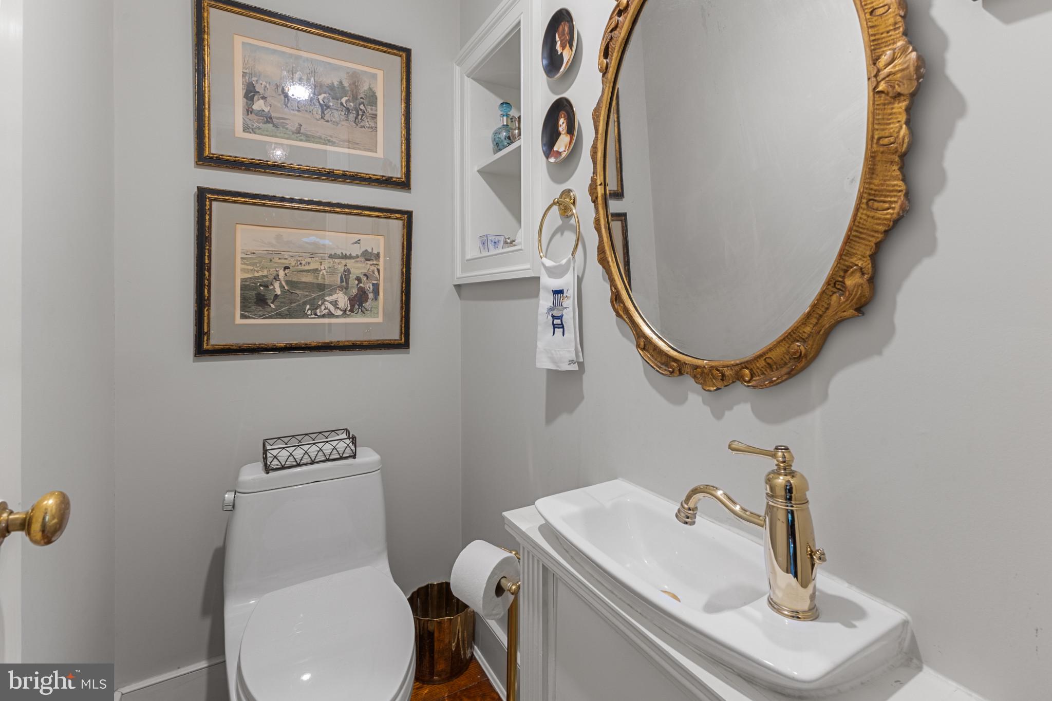 OLD TOWN ALEXANDRIA - Residential