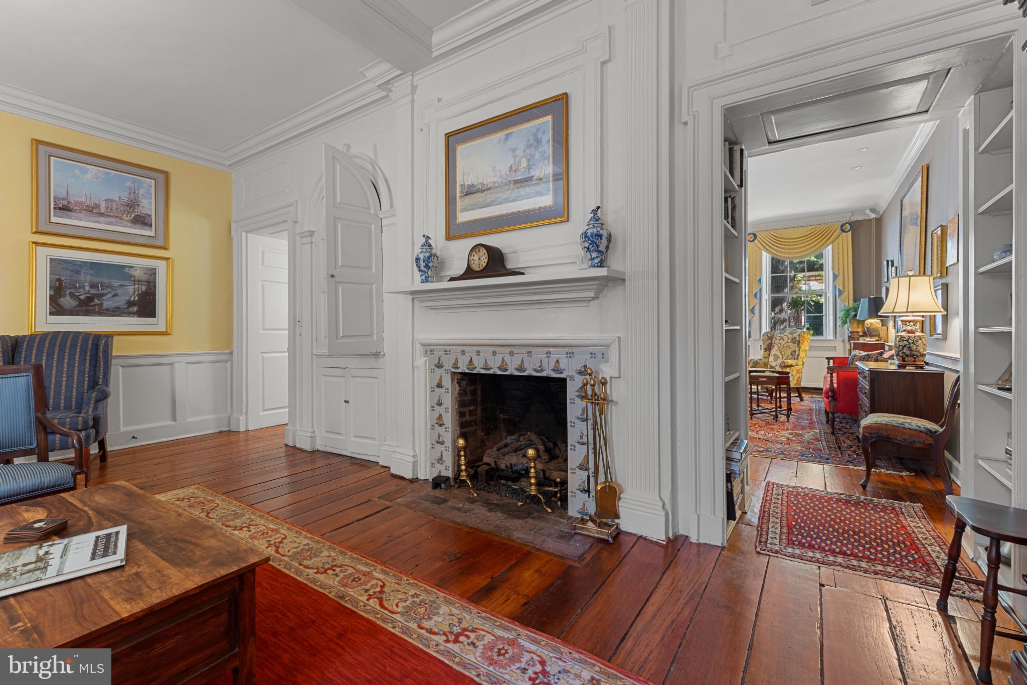 OLD TOWN ALEXANDRIA - Residential