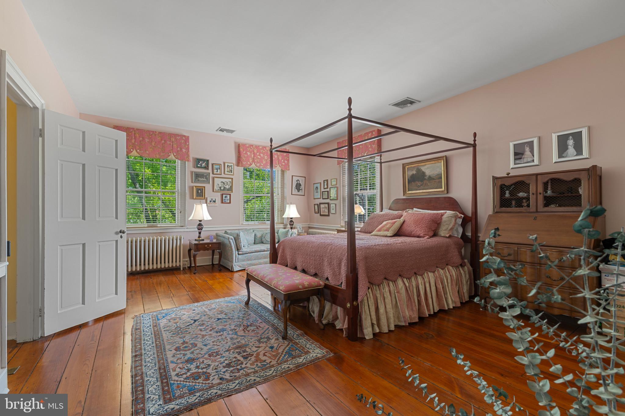 OLD TOWN ALEXANDRIA - Residential