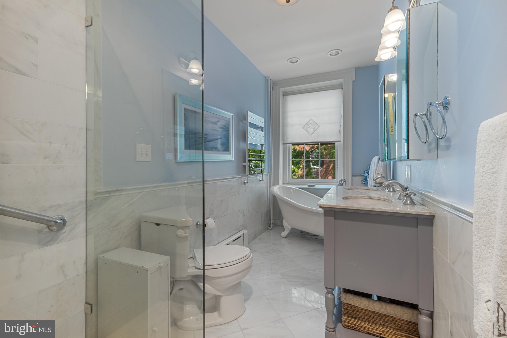 OLD TOWN ALEXANDRIA - Residential