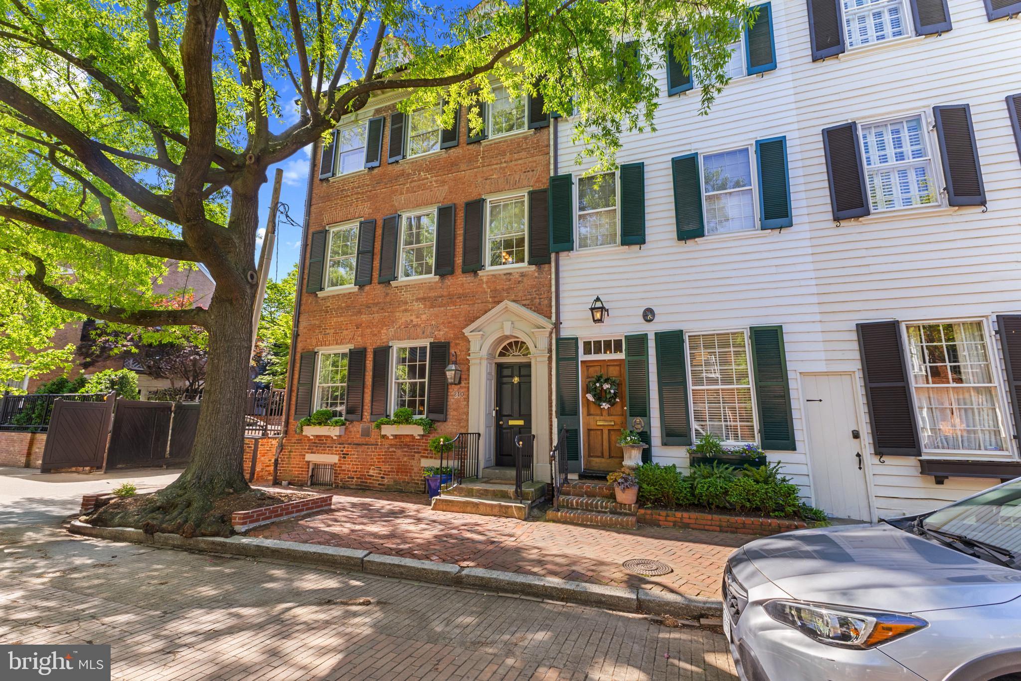 OLD TOWN ALEXANDRIA - Residential