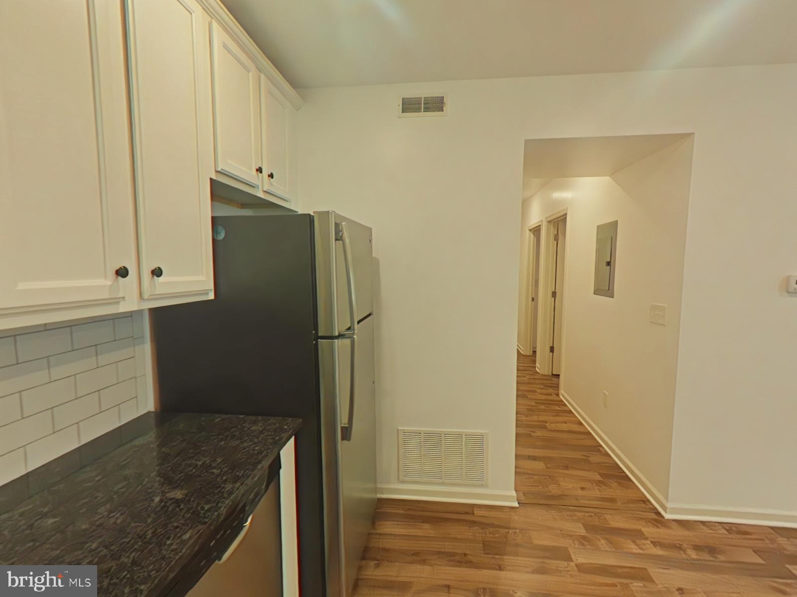 5261 RIDGE AVENUE 201