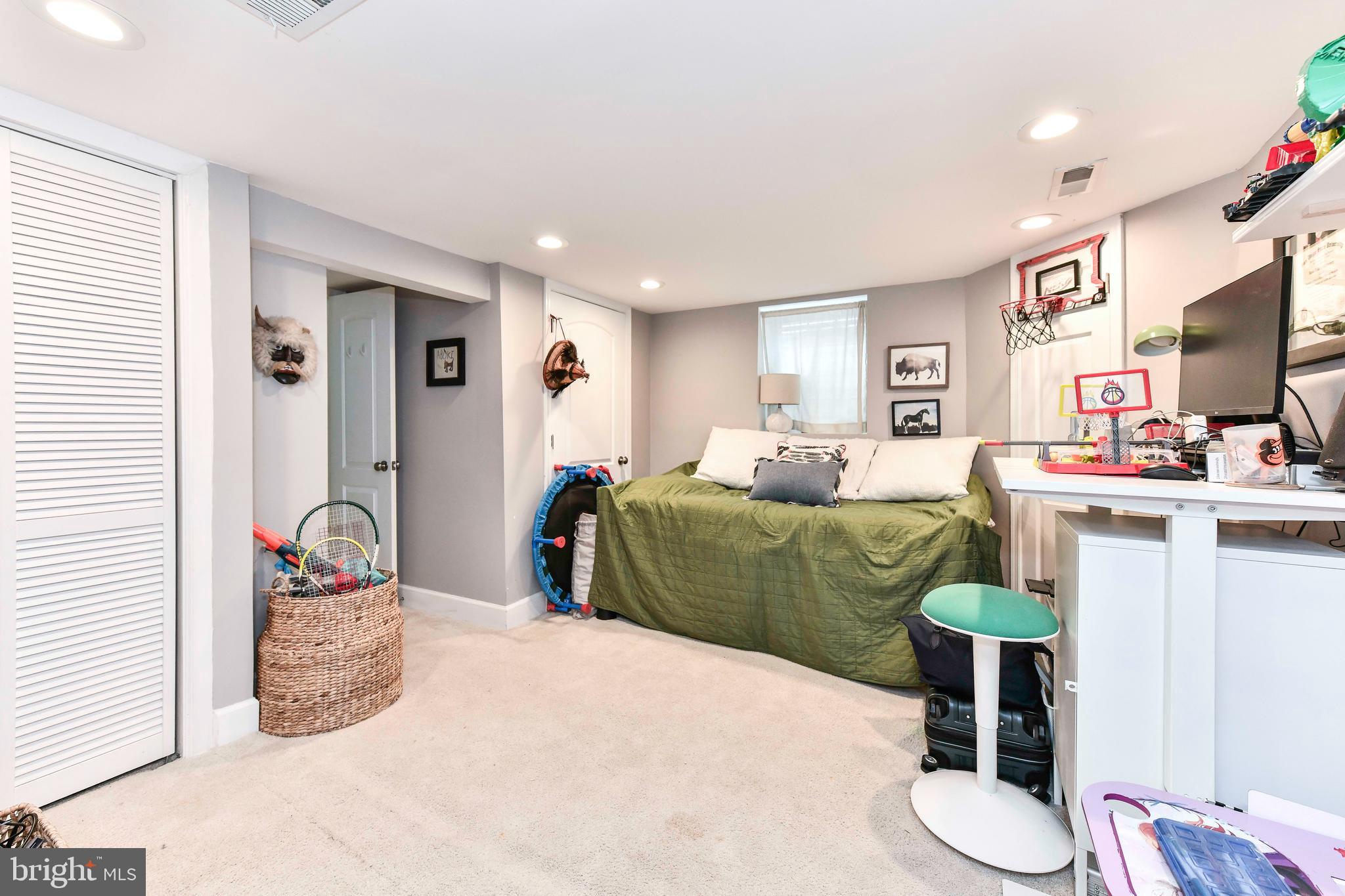 JEFFERSON MANOR - Residential Lease