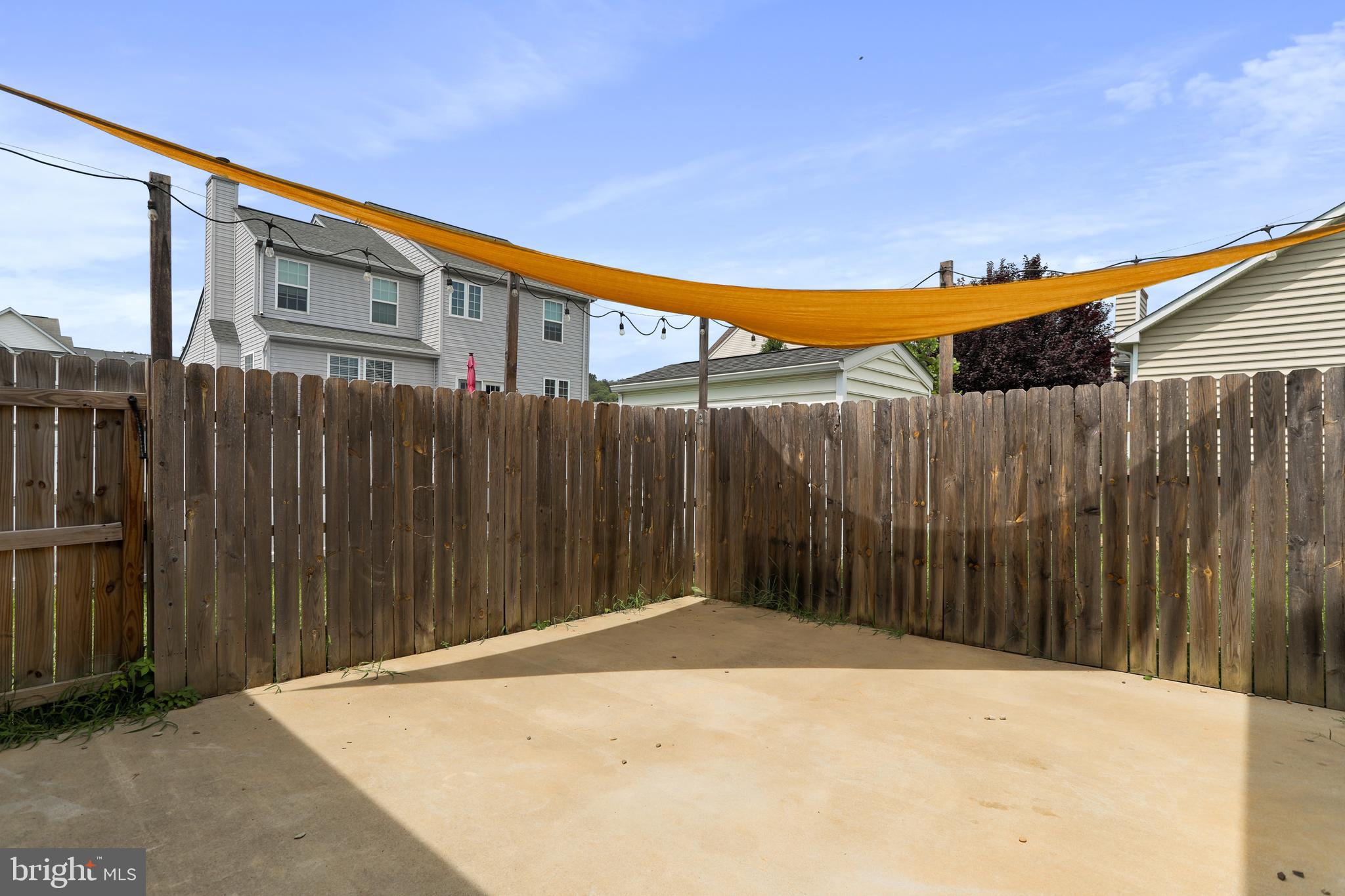 STONEBROOK VILLAGE - Residential