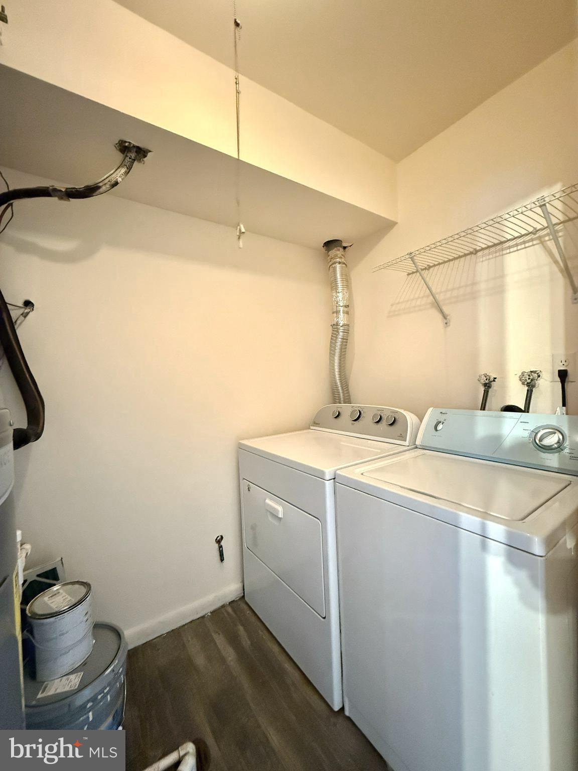 PINEWOOD PARK - Residential Lease