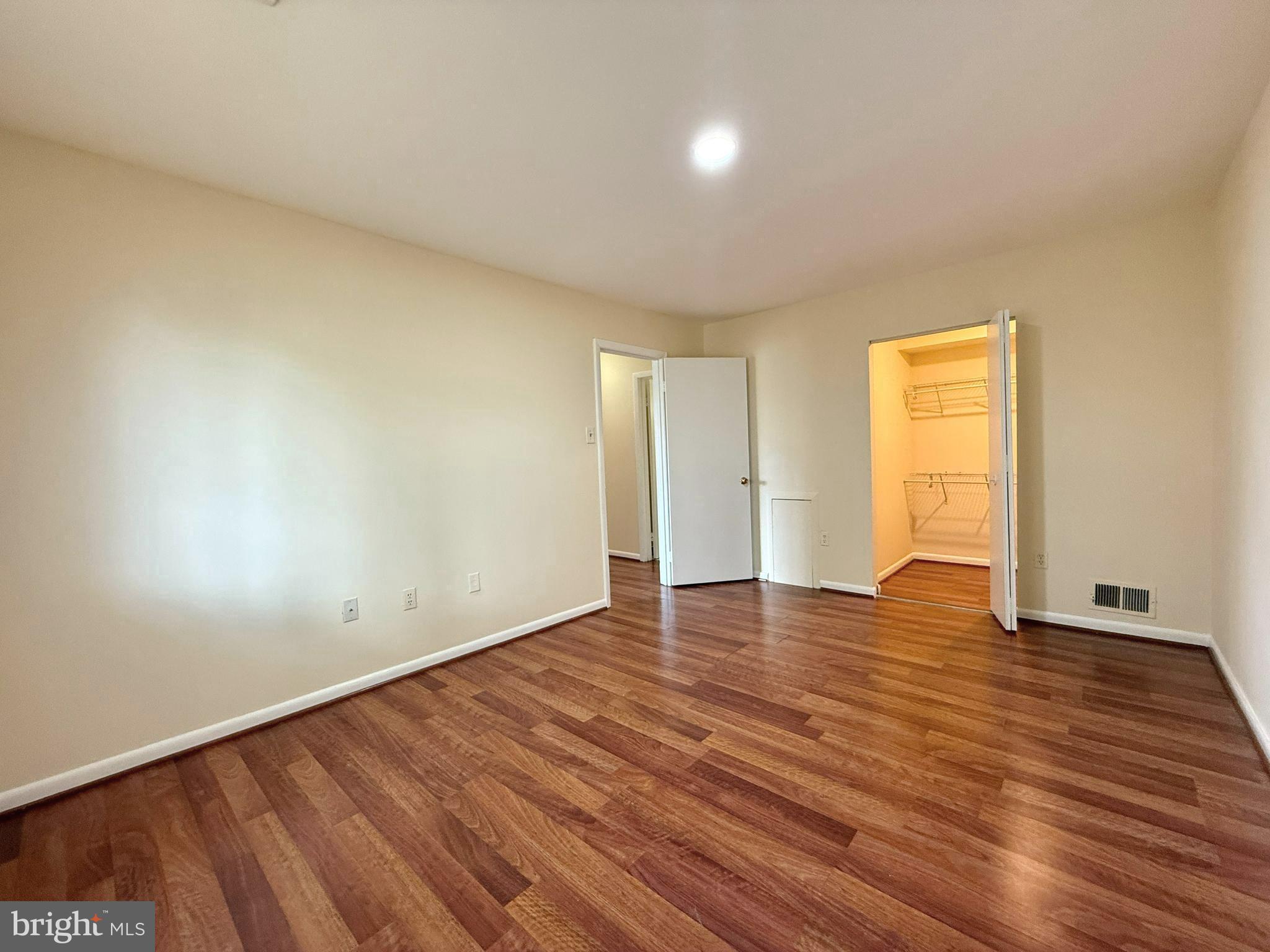 PINEWOOD PARK - Residential Lease