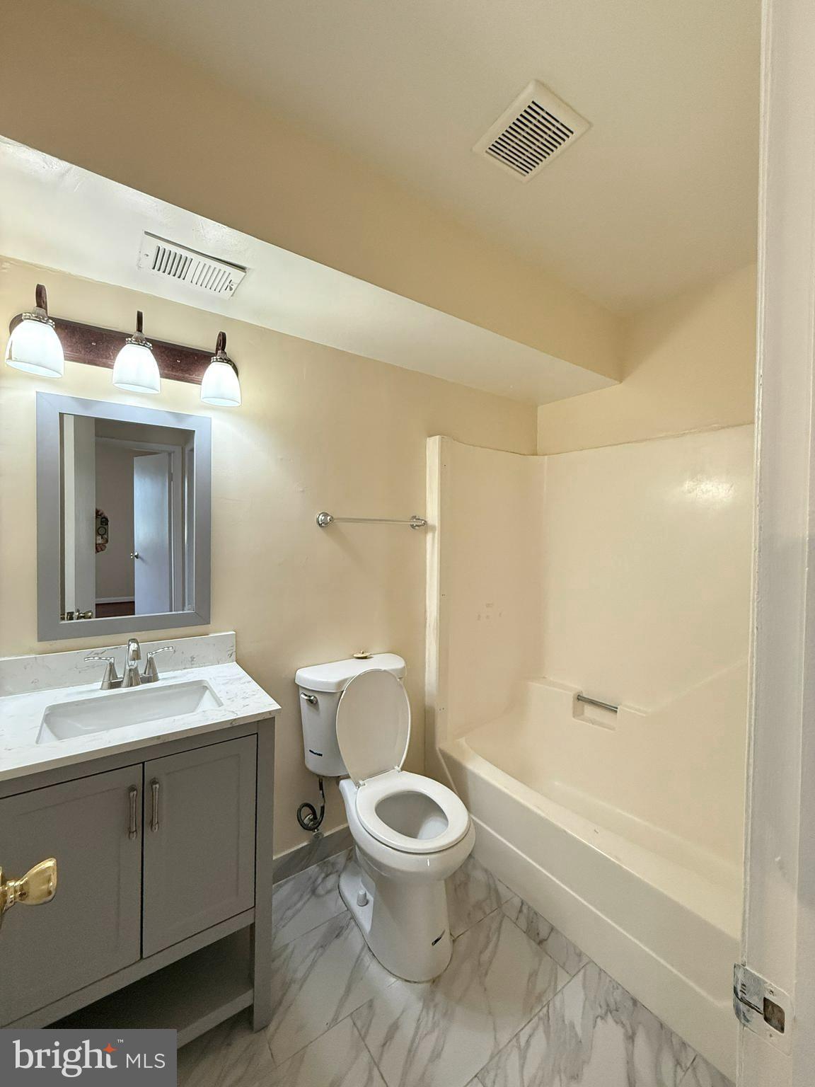 PINEWOOD PARK - Residential Lease