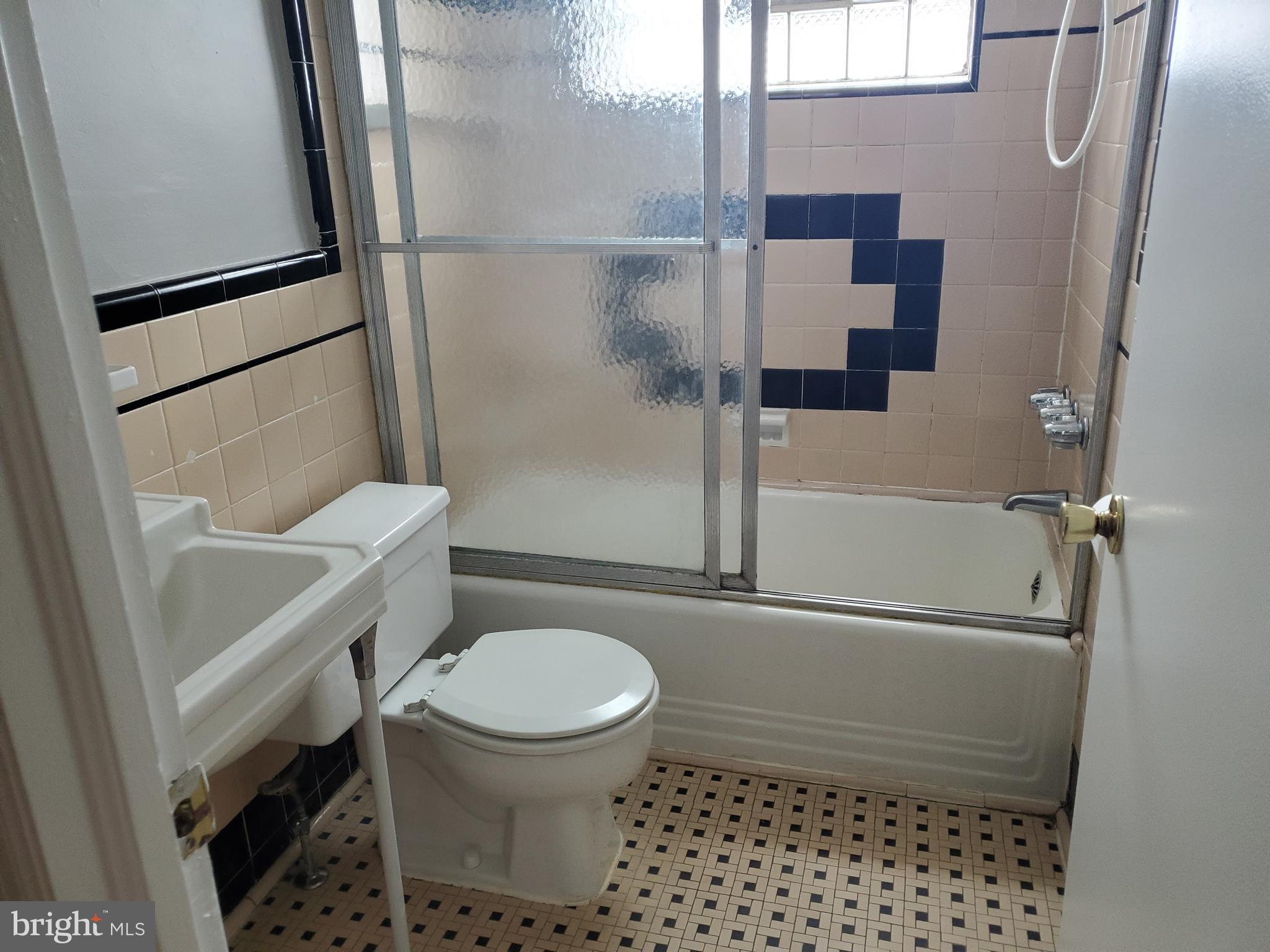 MAYFAIR - Residential Lease