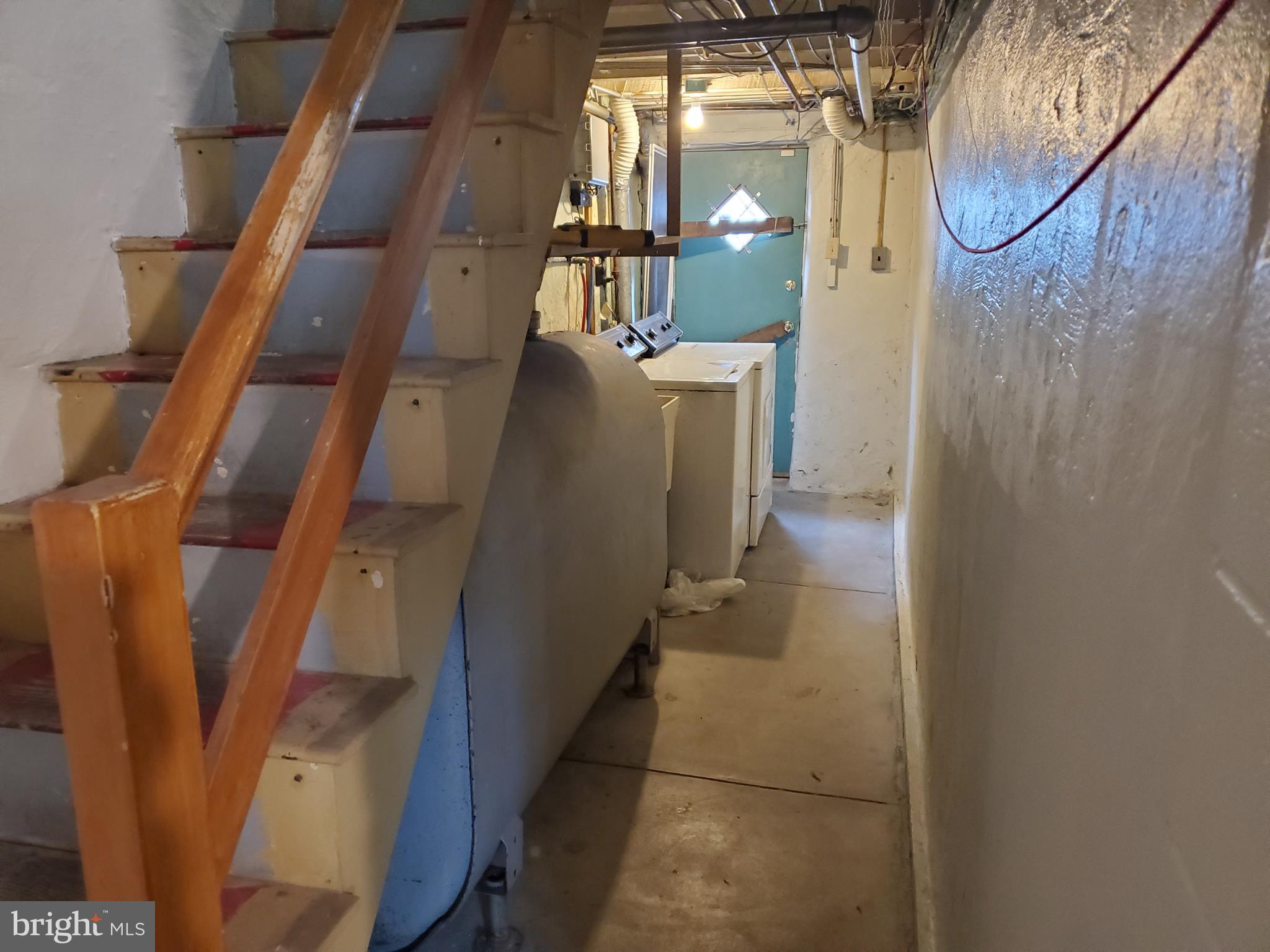 MAYFAIR - Residential Lease