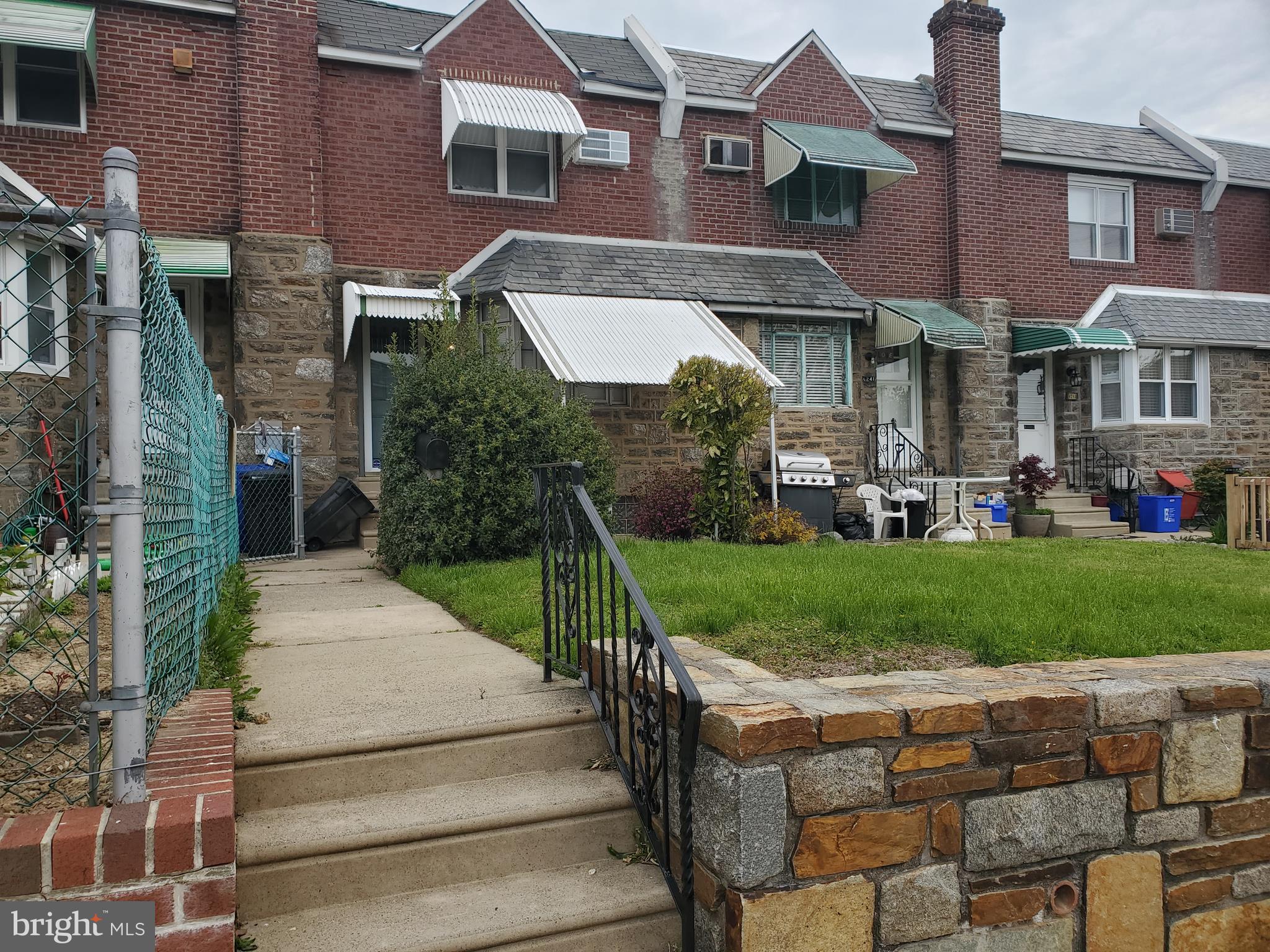 MAYFAIR - Residential Lease