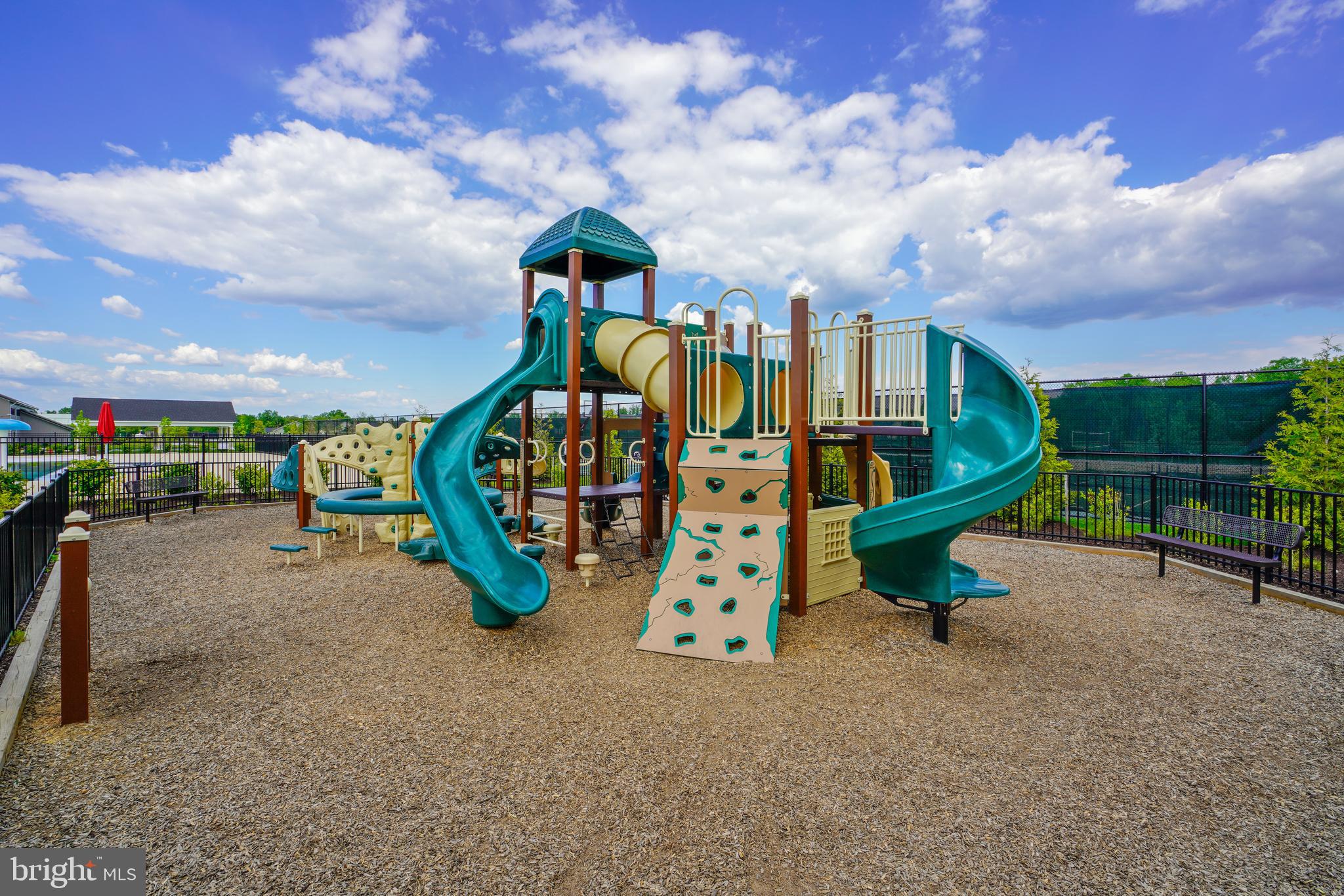 TWO RIVERS - Residential