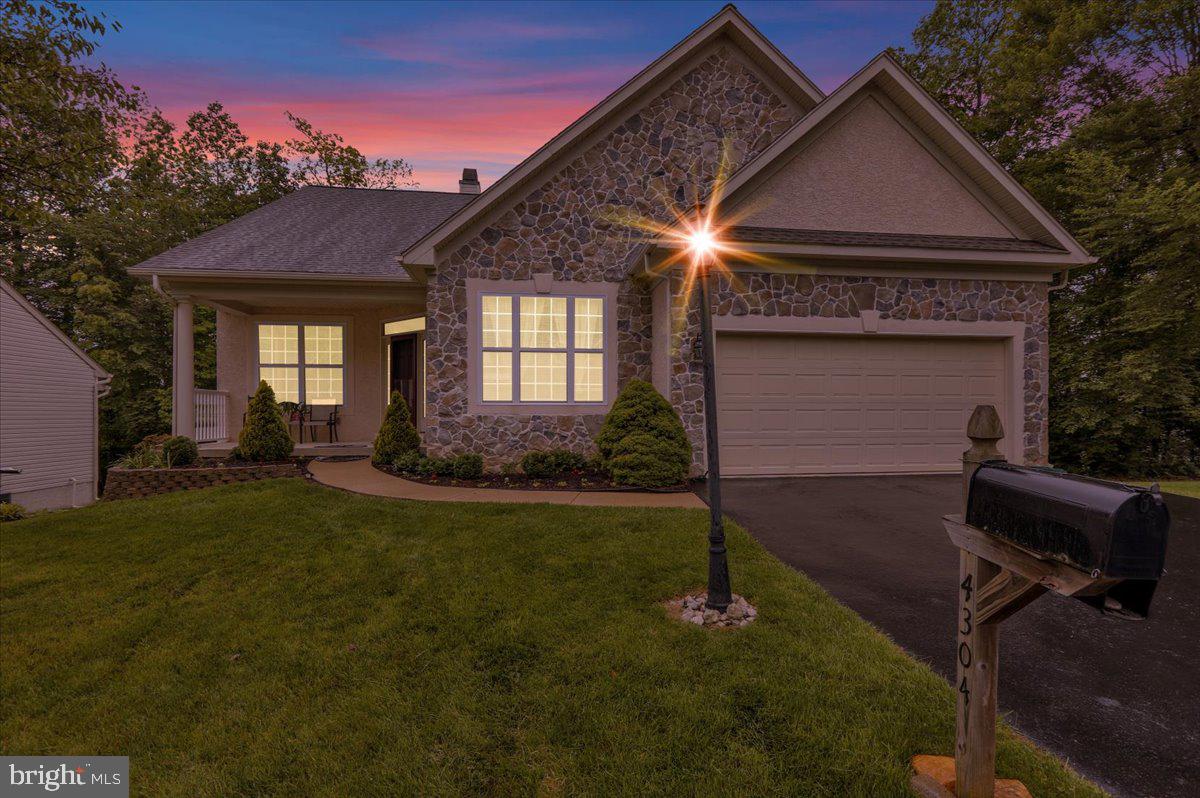 4304 WHEELWRIGHT TRAIL