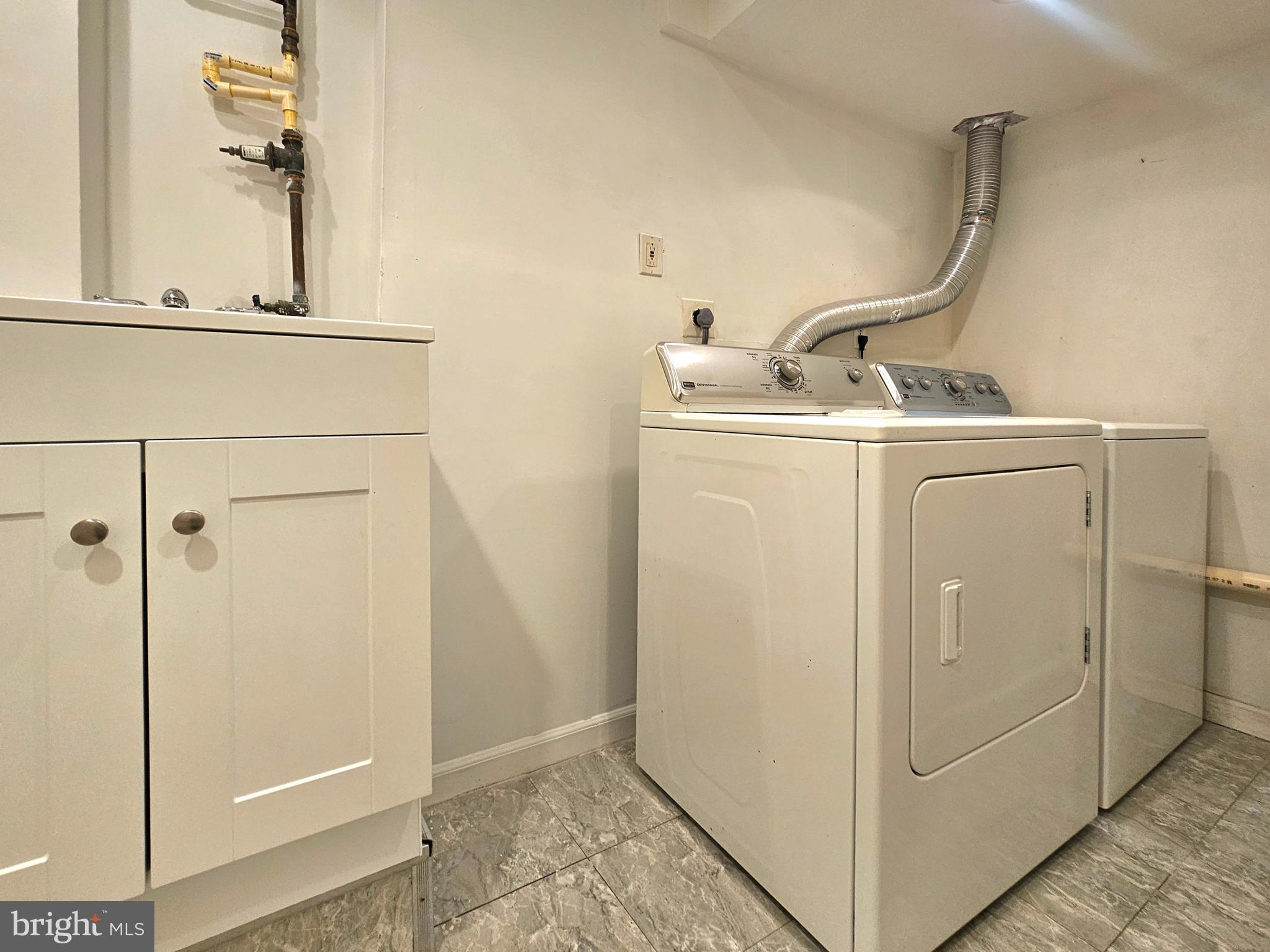 SPRINGFIELD OAKS - Residential Lease