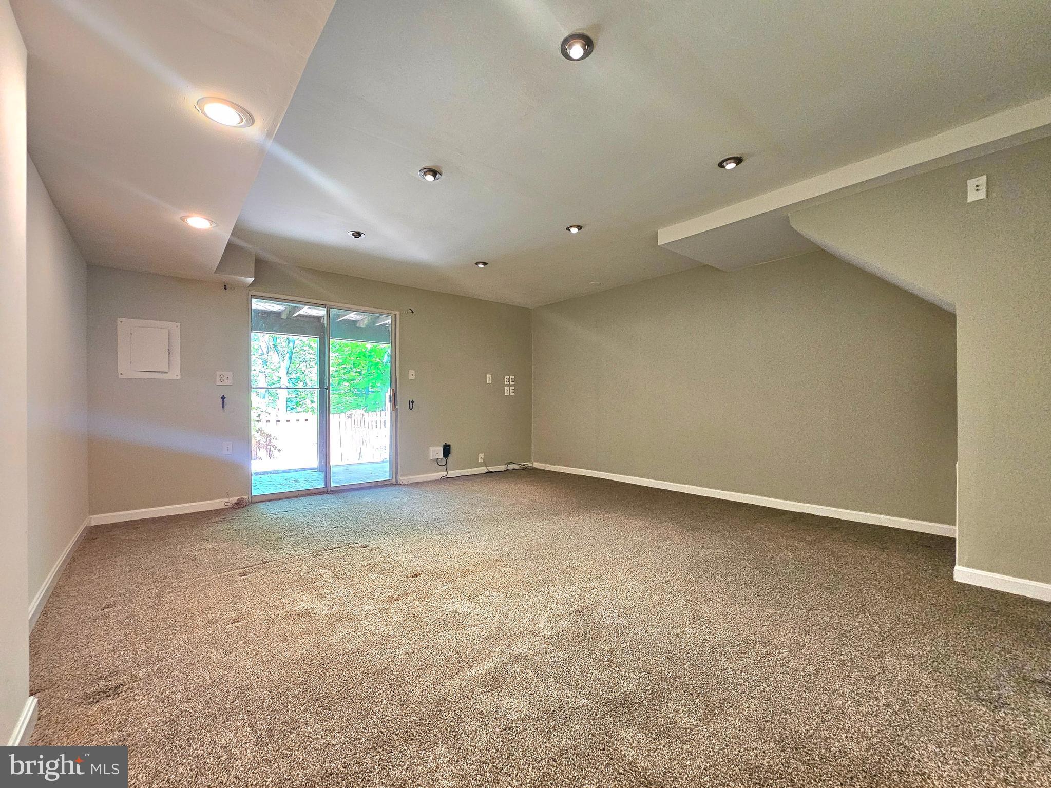 SPRINGFIELD OAKS - Residential Lease