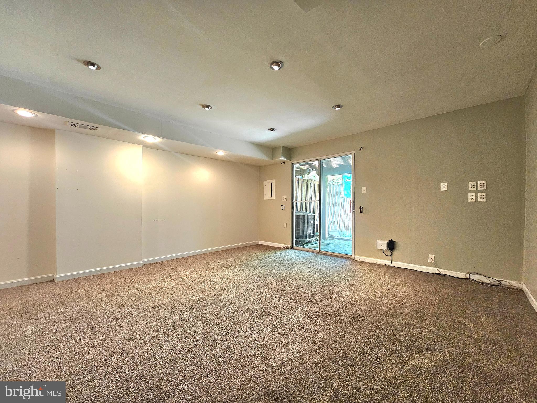 SPRINGFIELD OAKS - Residential Lease