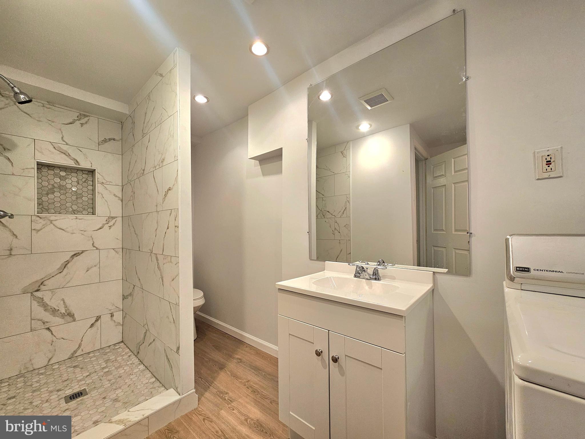 SPRINGFIELD OAKS - Residential Lease