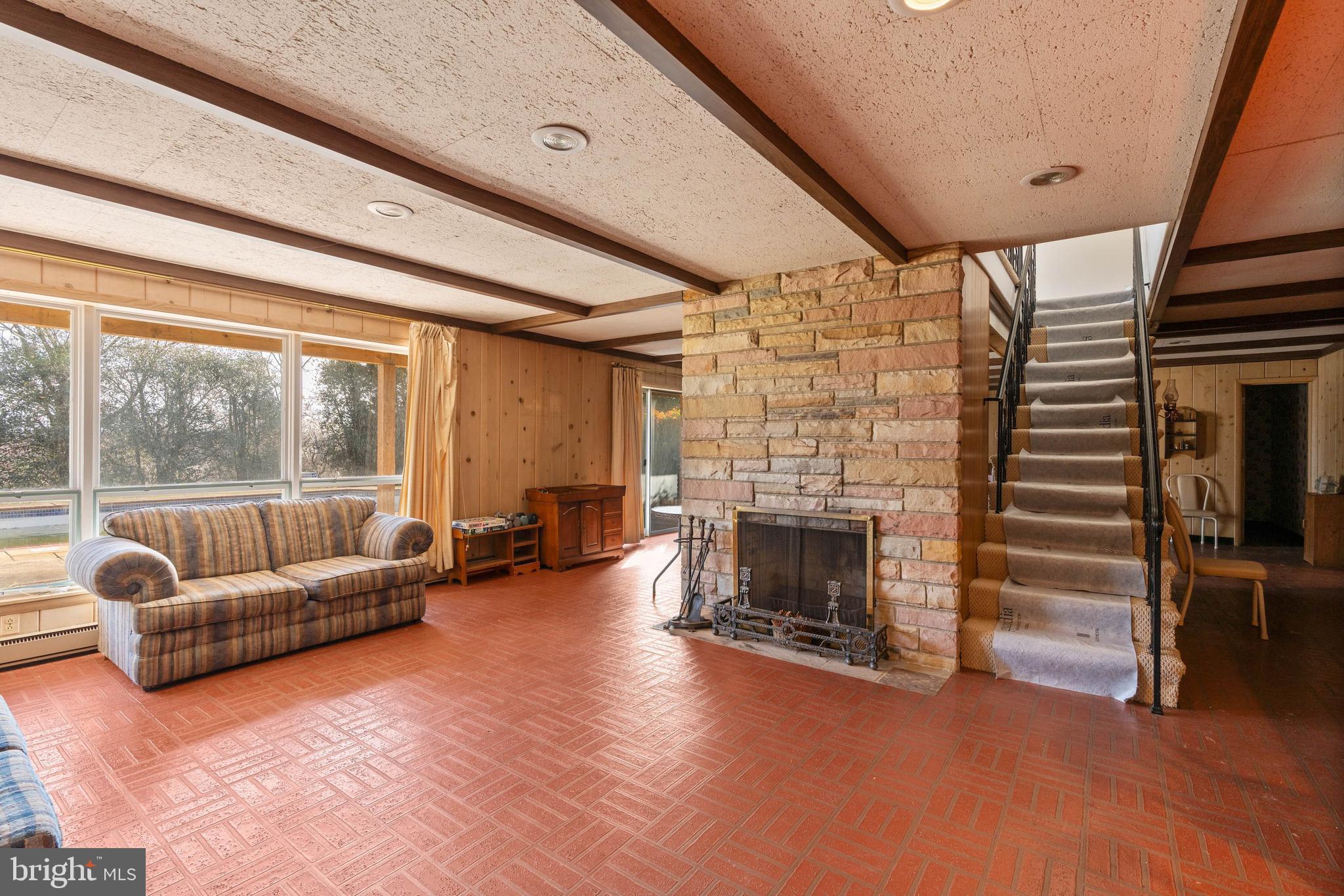 POT SPRING - Residential