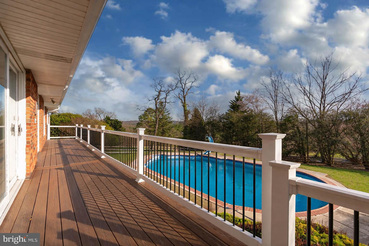 POT SPRING - Residential