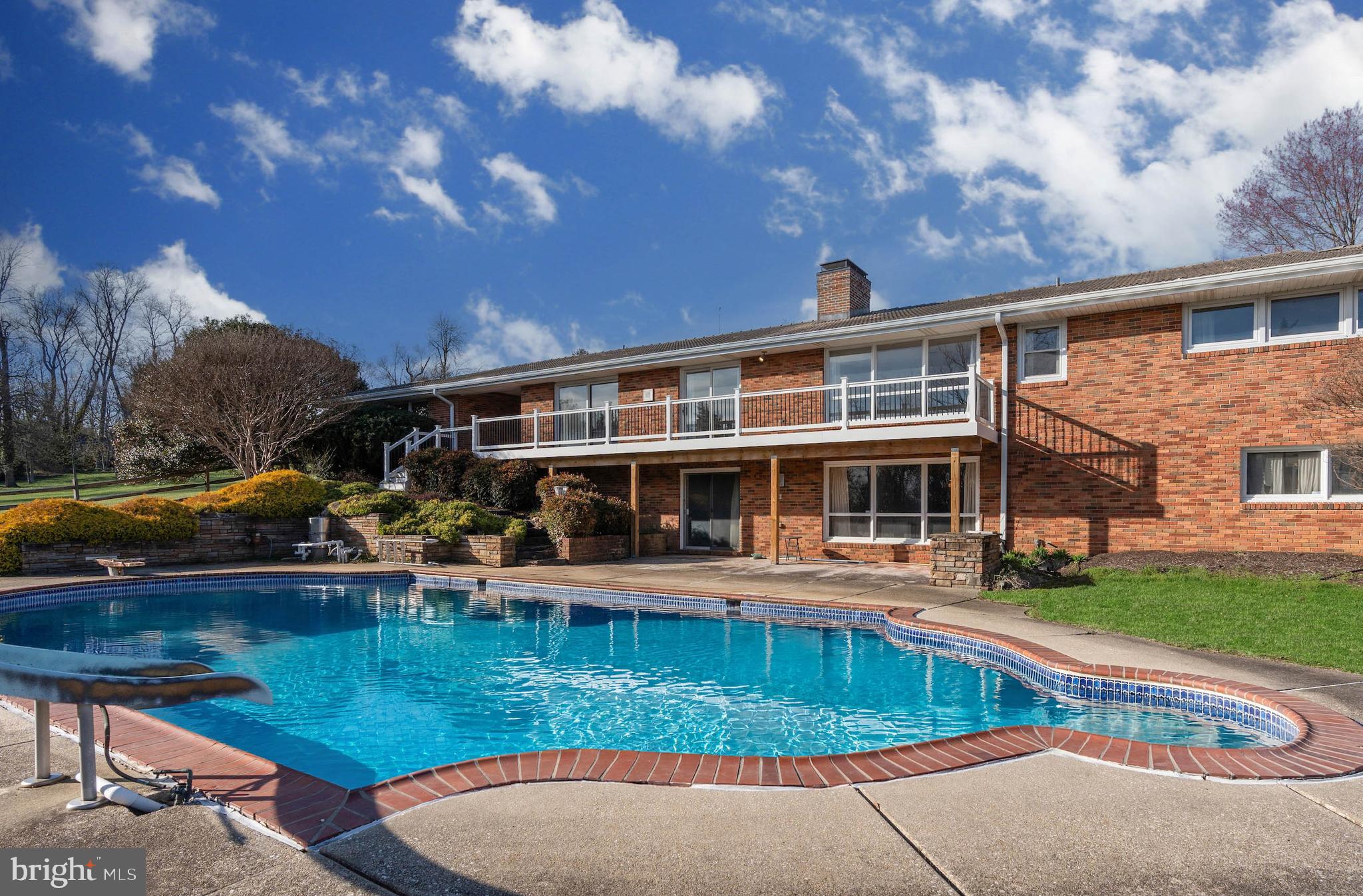 POT SPRING - Residential