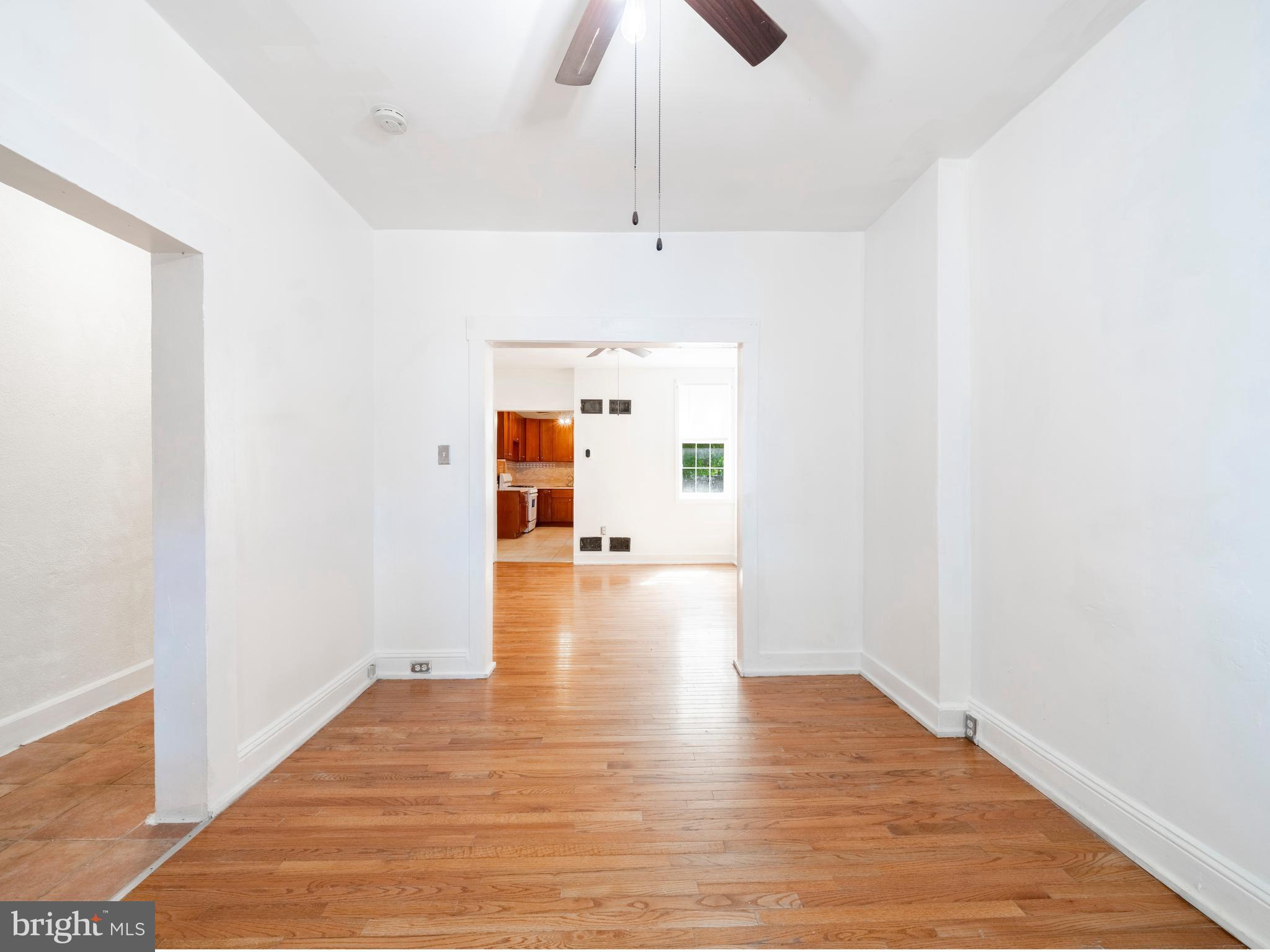 542 PERSHING AVENUE