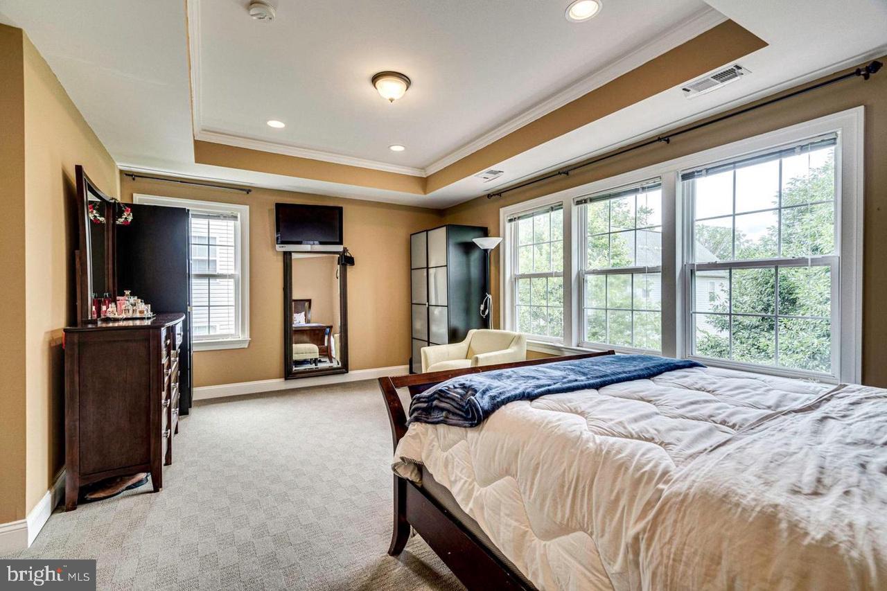 WEYANOKE - Residential Lease