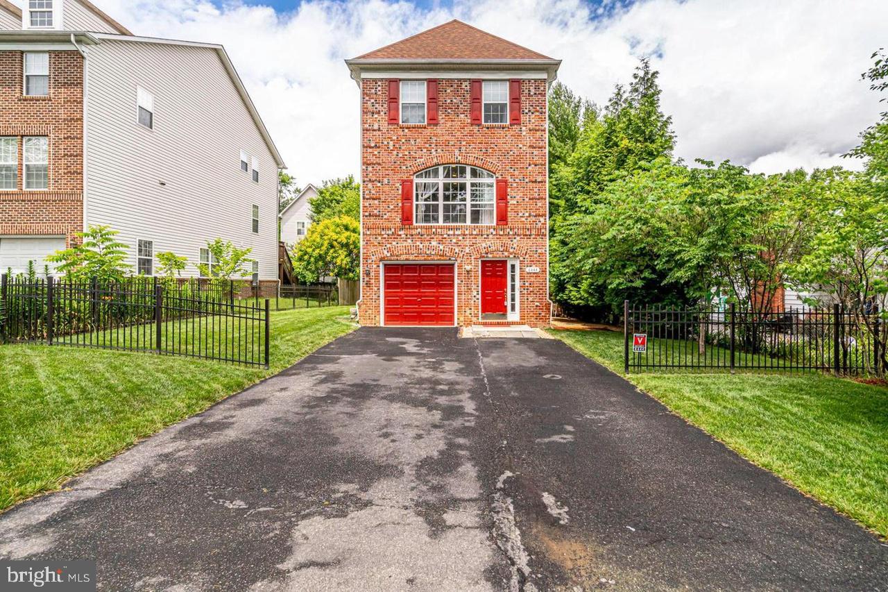 WEYANOKE - Residential Lease