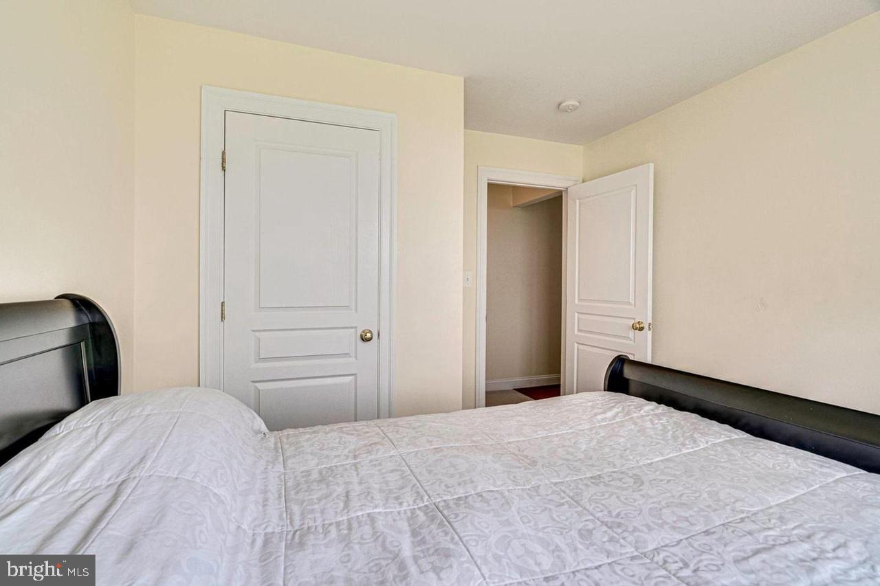 WEYANOKE - Residential Lease