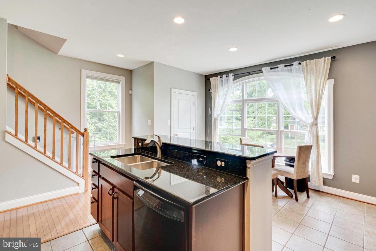 WEYANOKE - Residential Lease