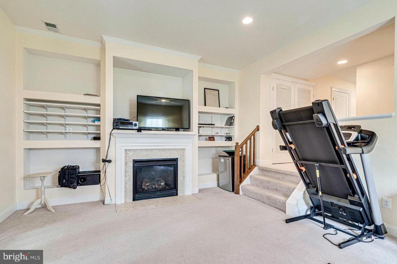 WEYANOKE - Residential Lease