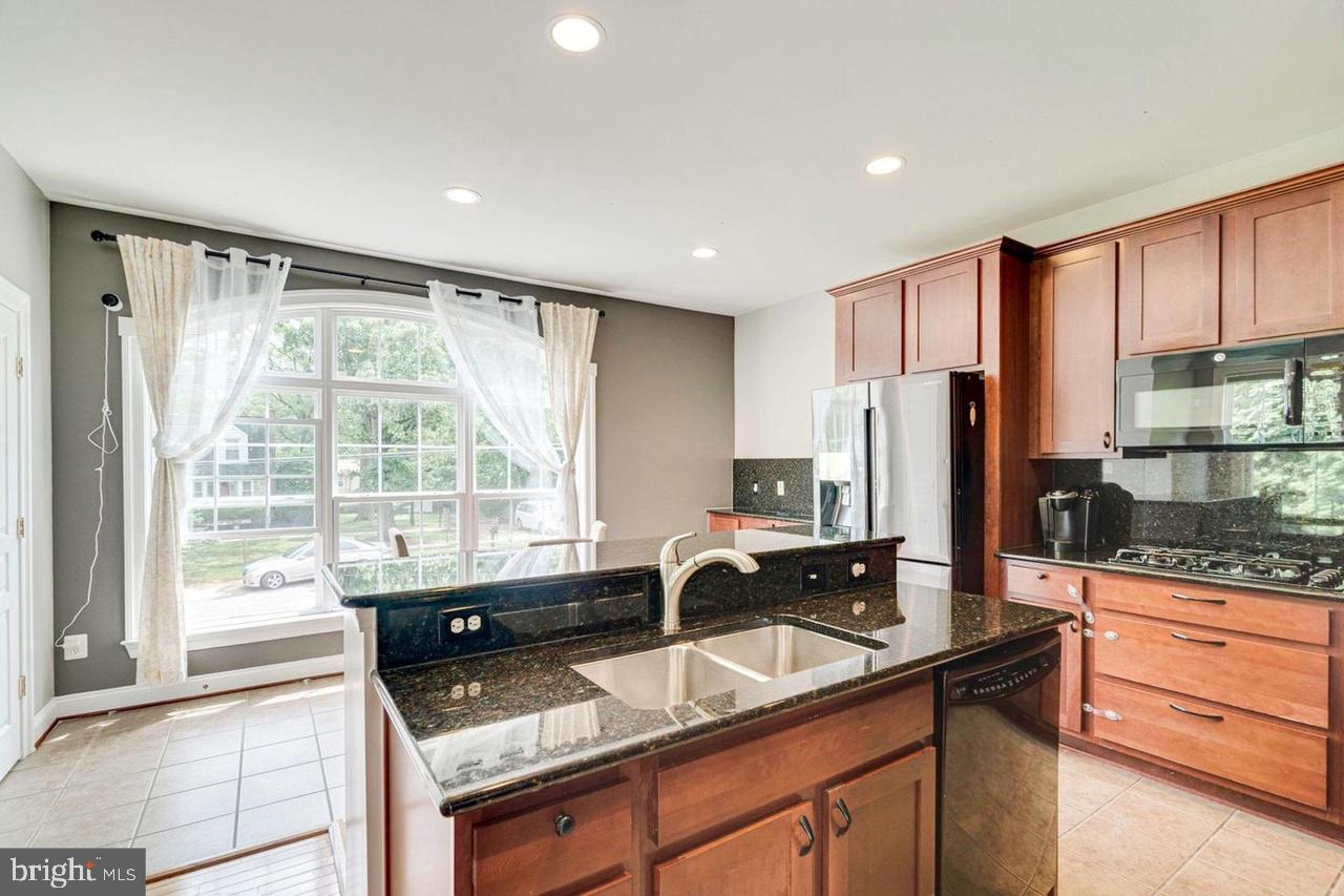 WEYANOKE - Residential Lease