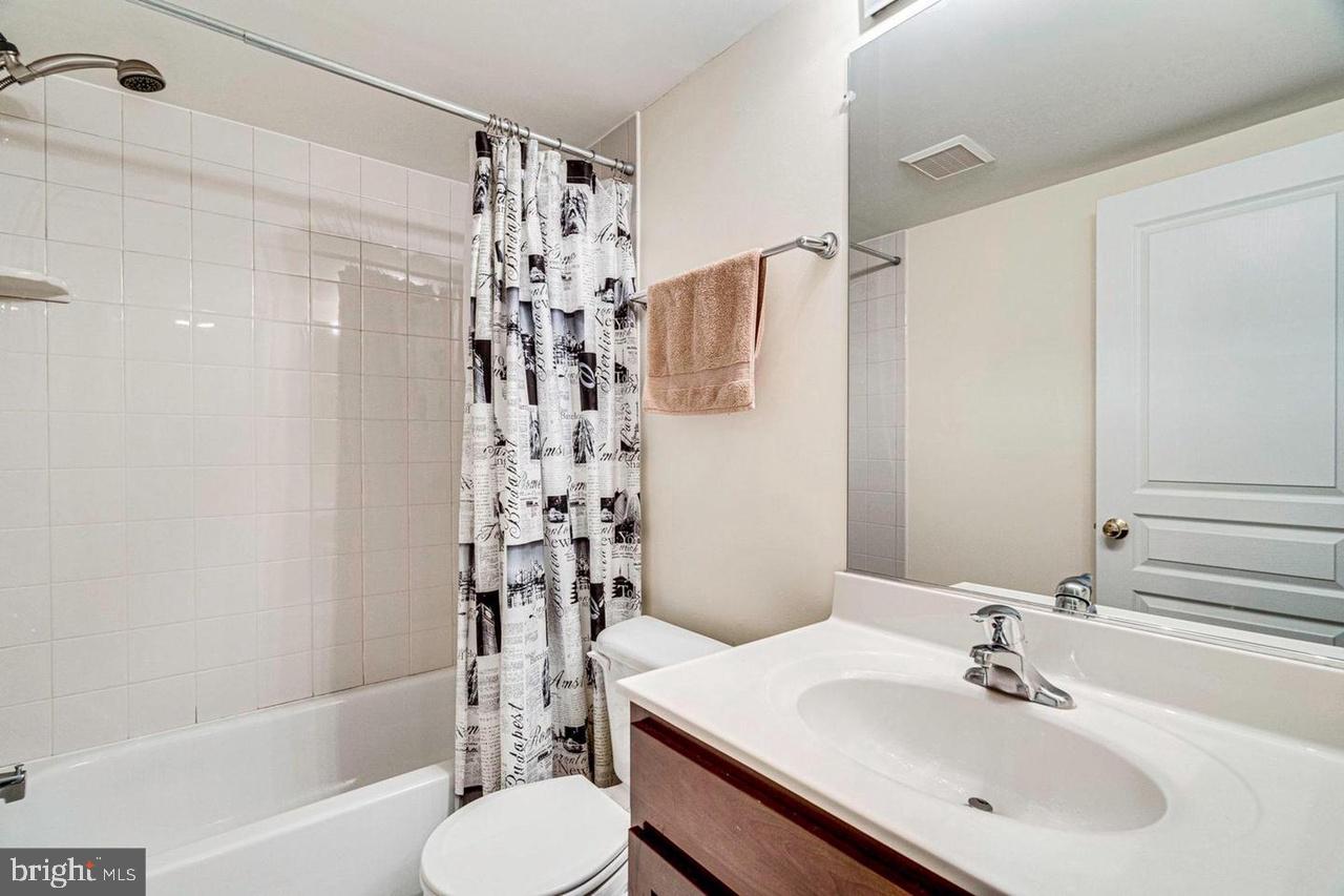 WEYANOKE - Residential Lease