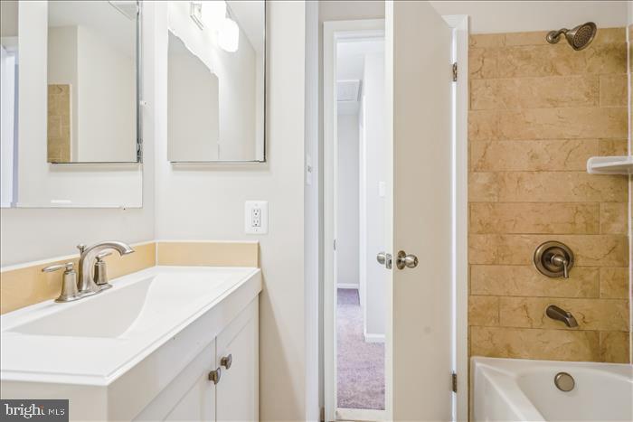 WOODSTREAM - Residential Lease