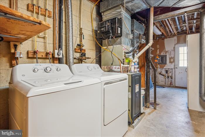 WOODSTREAM - Residential Lease