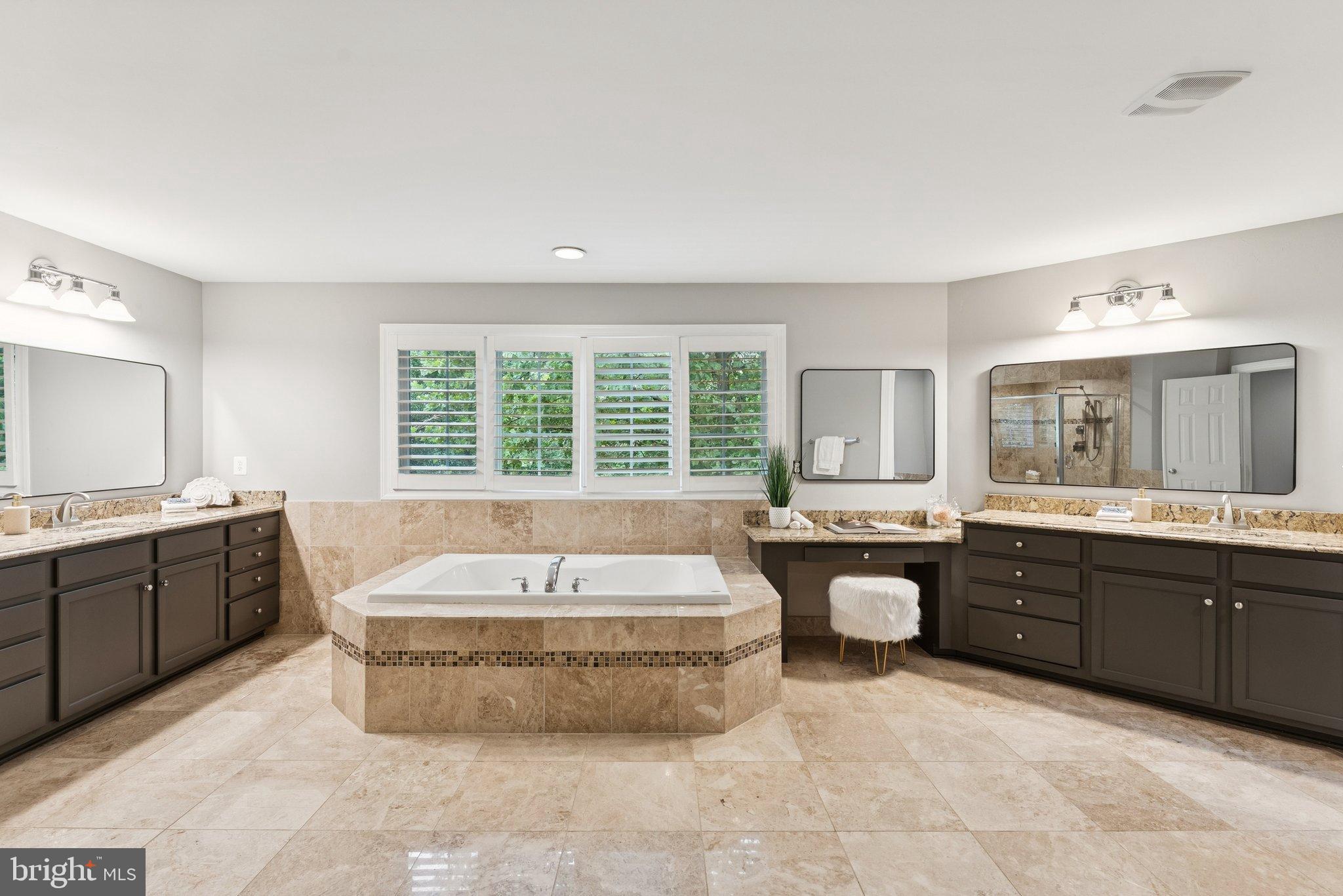 NICOLE MARIE COURT - Residential Lease