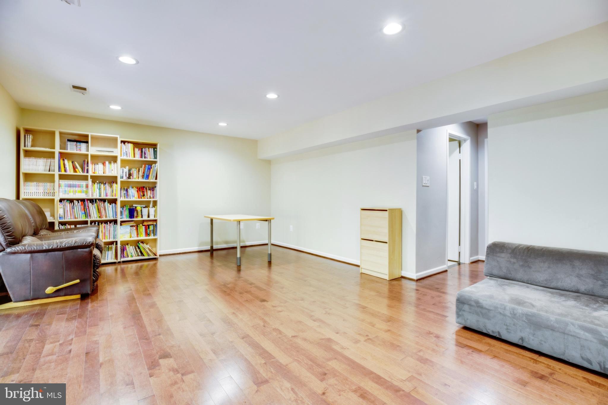 CHESTERFIELD MEWS - Residential