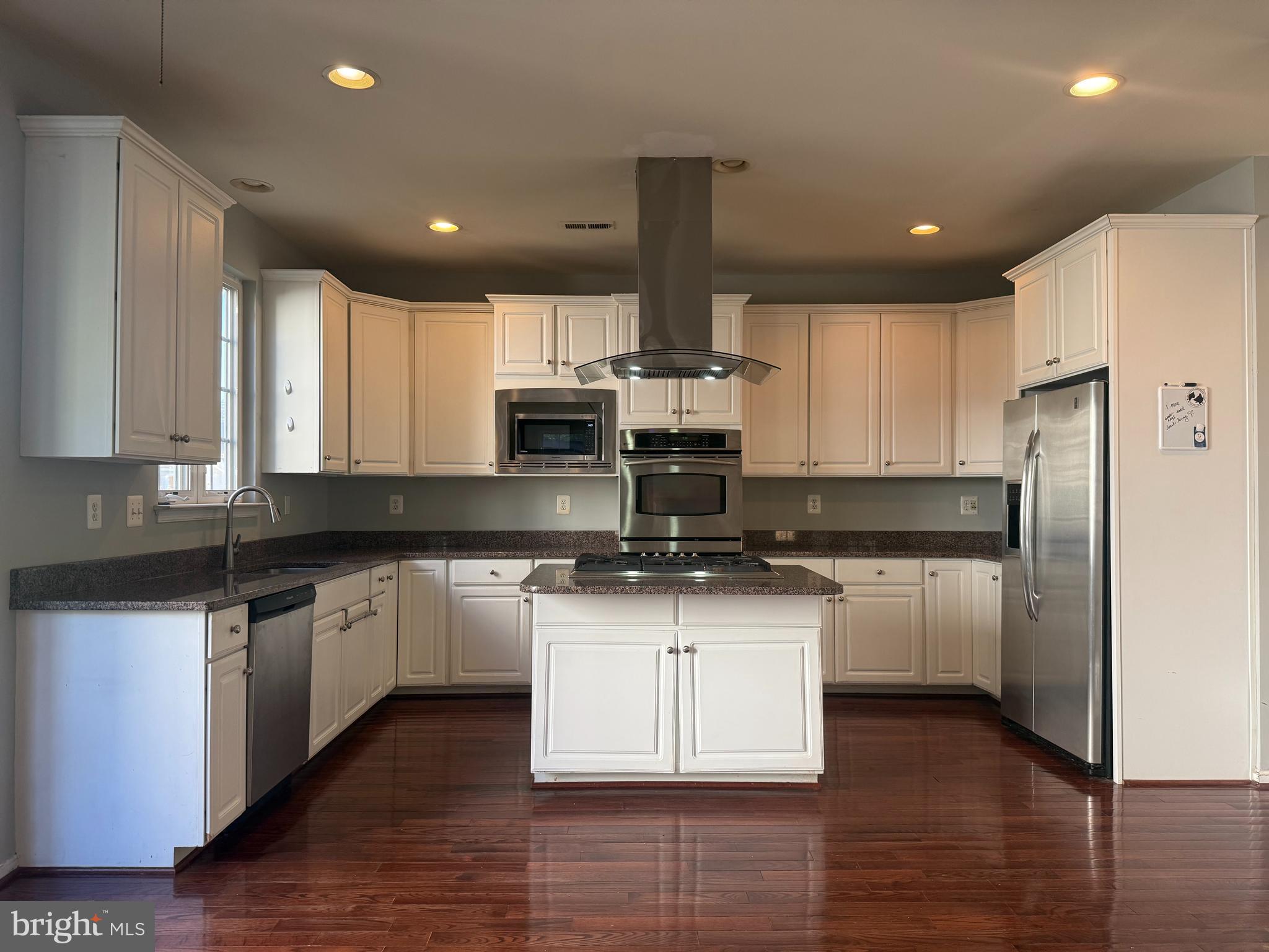 PEMBROOKE - Residential Lease