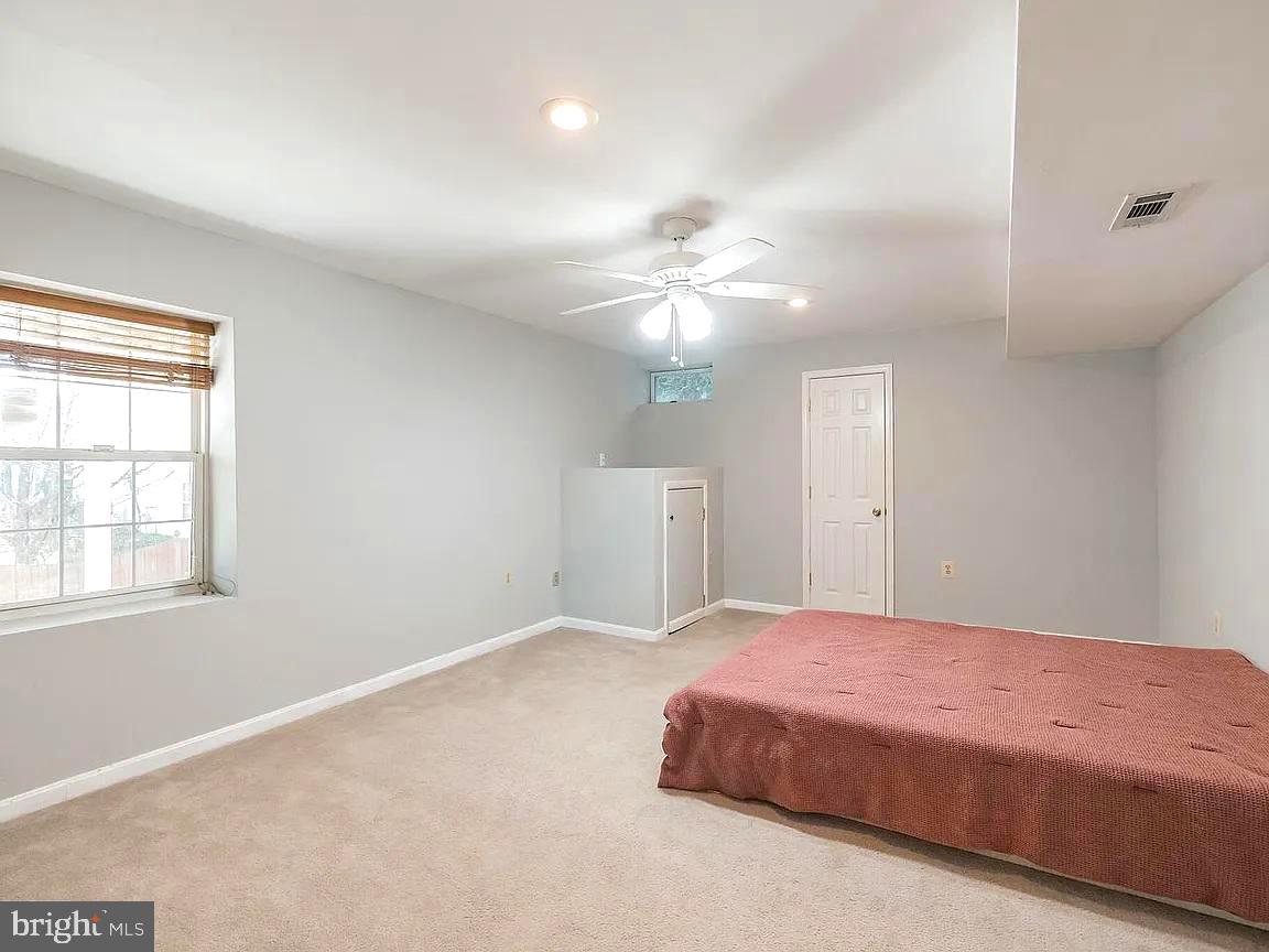 SENECA CROSSING - Residential Lease