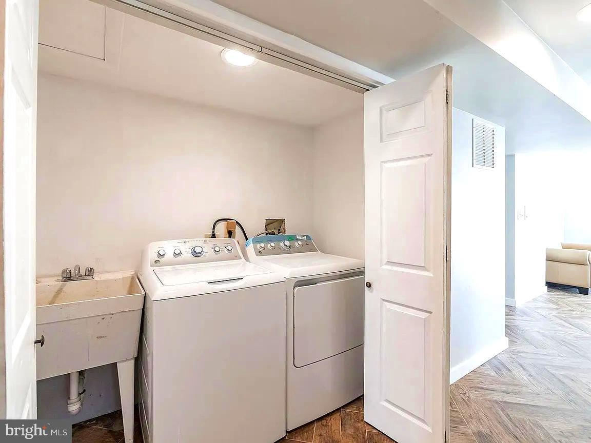 SENECA CROSSING - Residential Lease