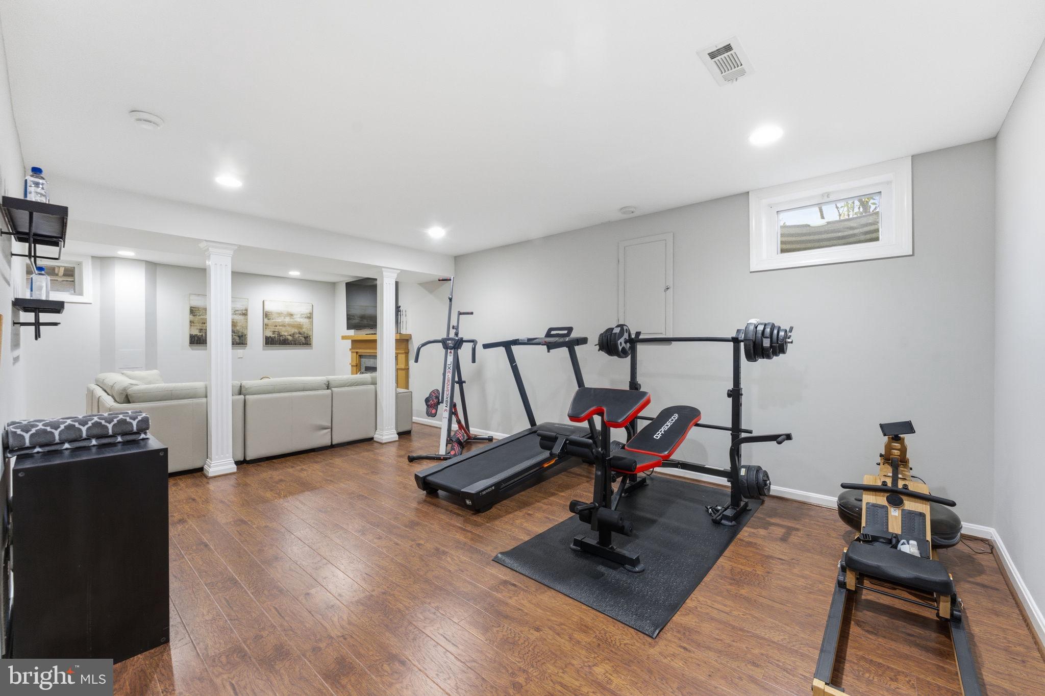 ASHBURN VILLAGE - Residential