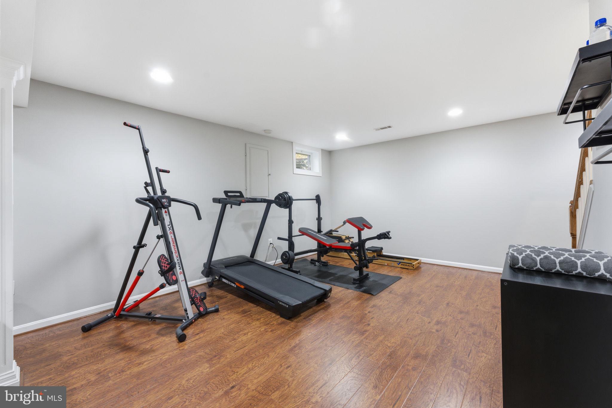 ASHBURN VILLAGE - Residential