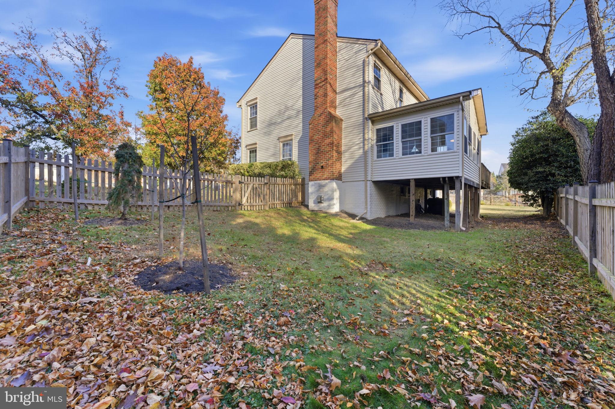 ASHBURN VILLAGE - Residential