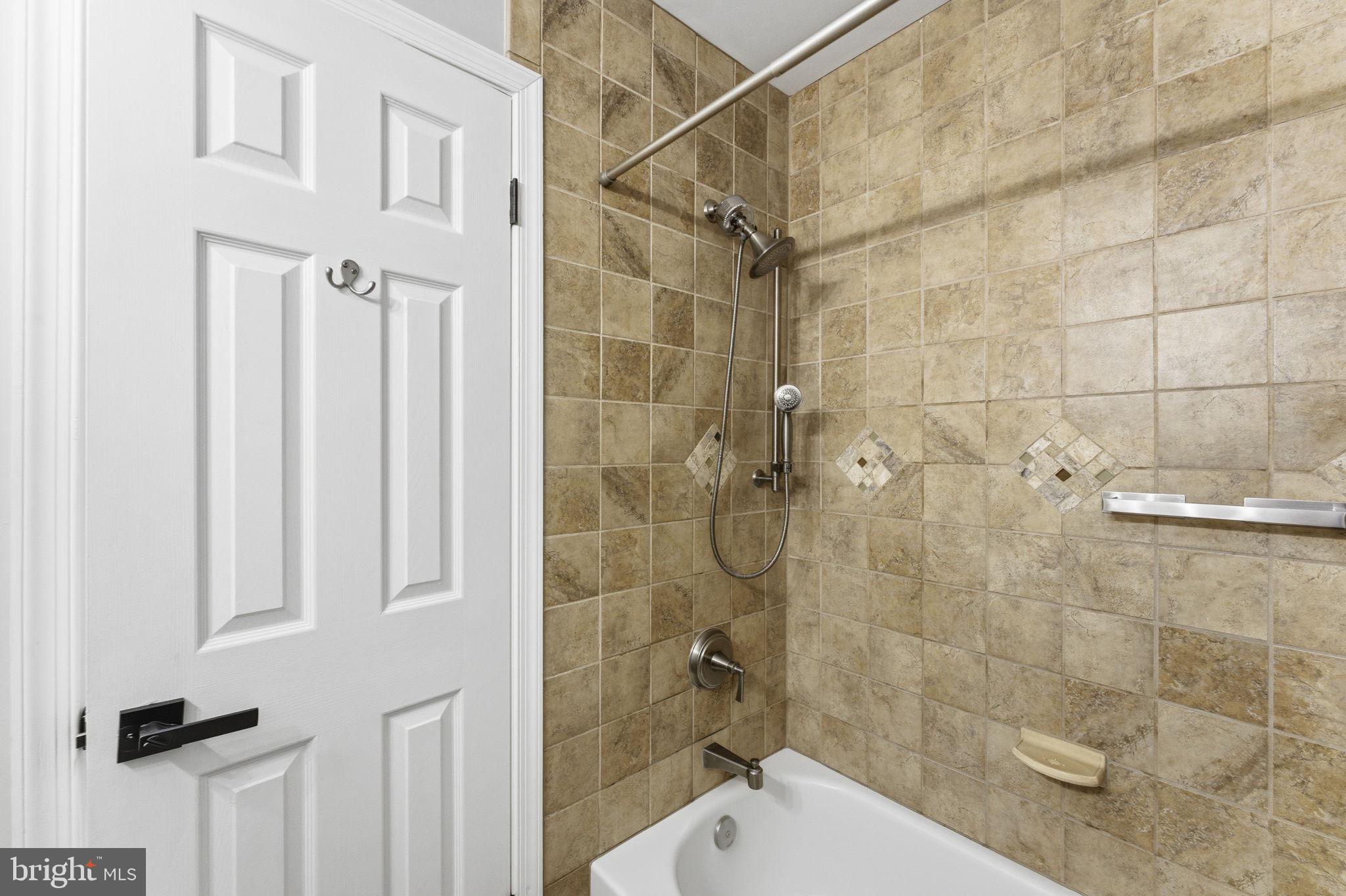 ASHBURN VILLAGE - Residential