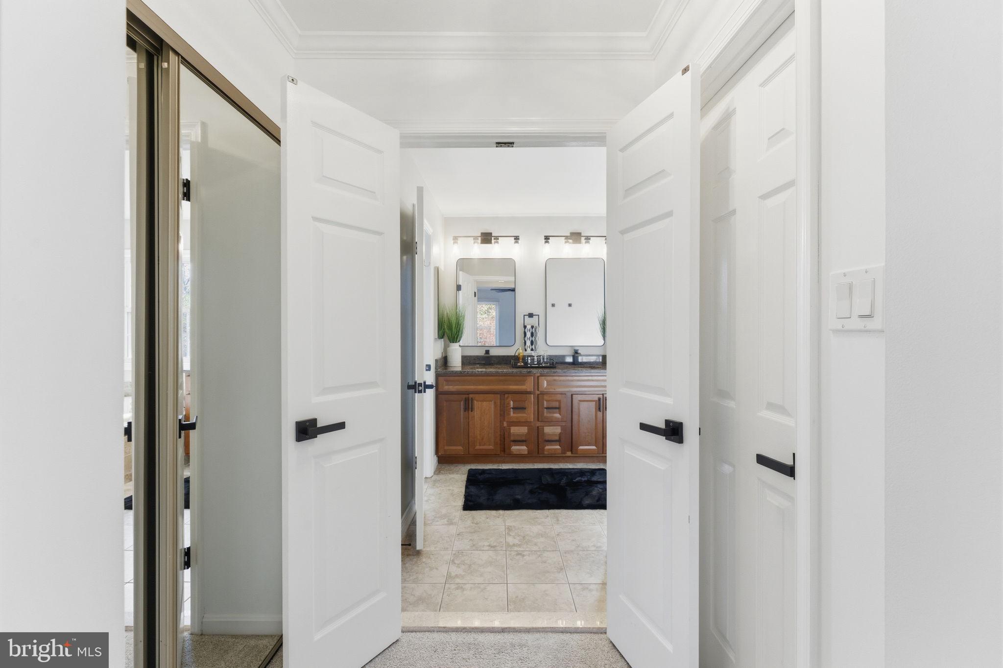 ASHBURN VILLAGE - Residential