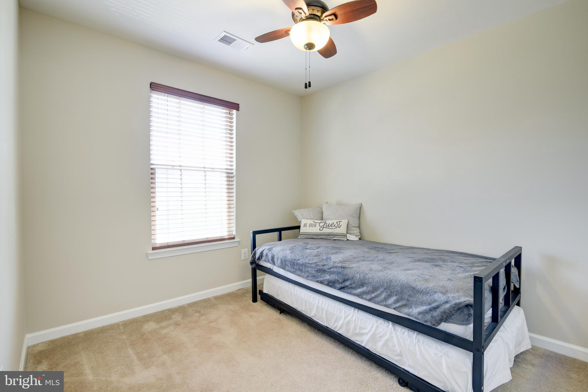 HEATHCOTE COMMONS CONDOMINIUMS - Residential Lease