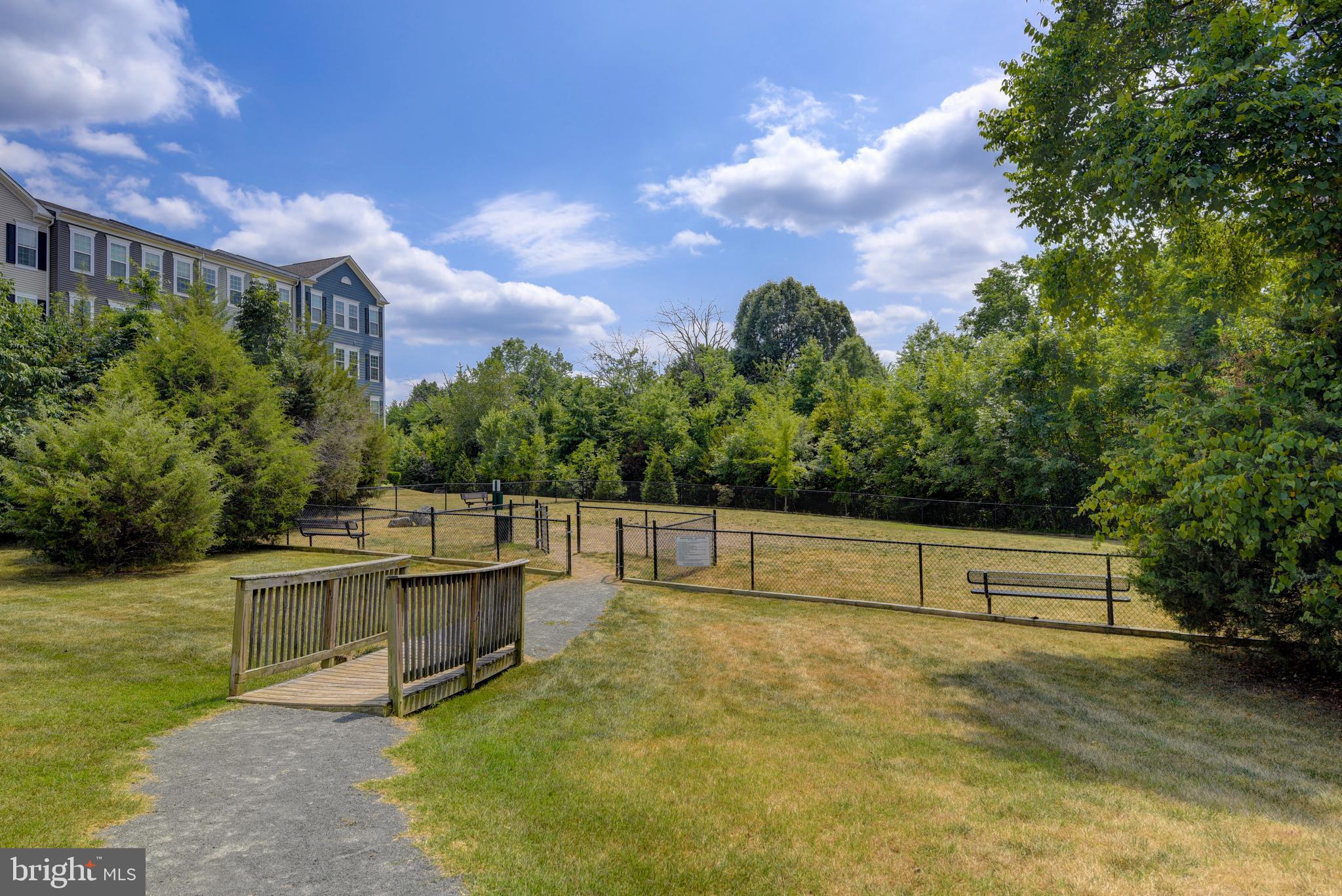 HEATHCOTE COMMONS CONDOMINIUMS - Residential Lease