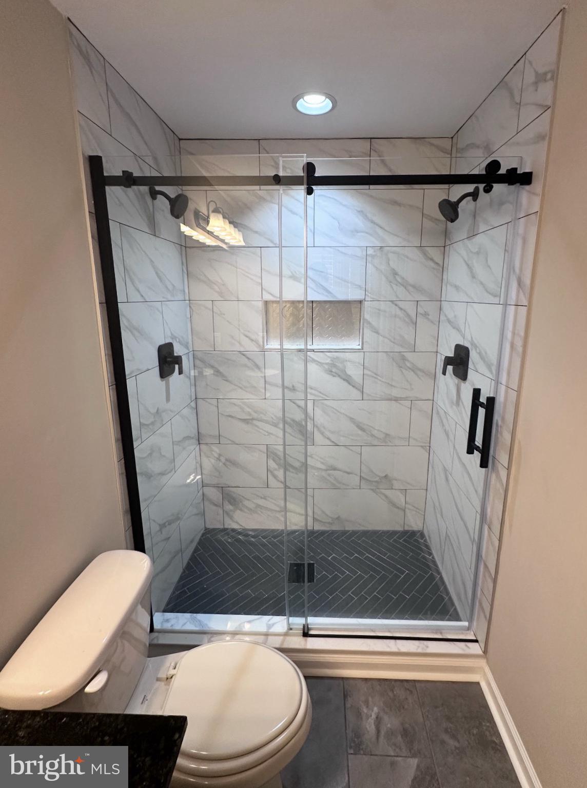 HEATHCOTE COMMONS CONDOMINIUMS - Residential Lease