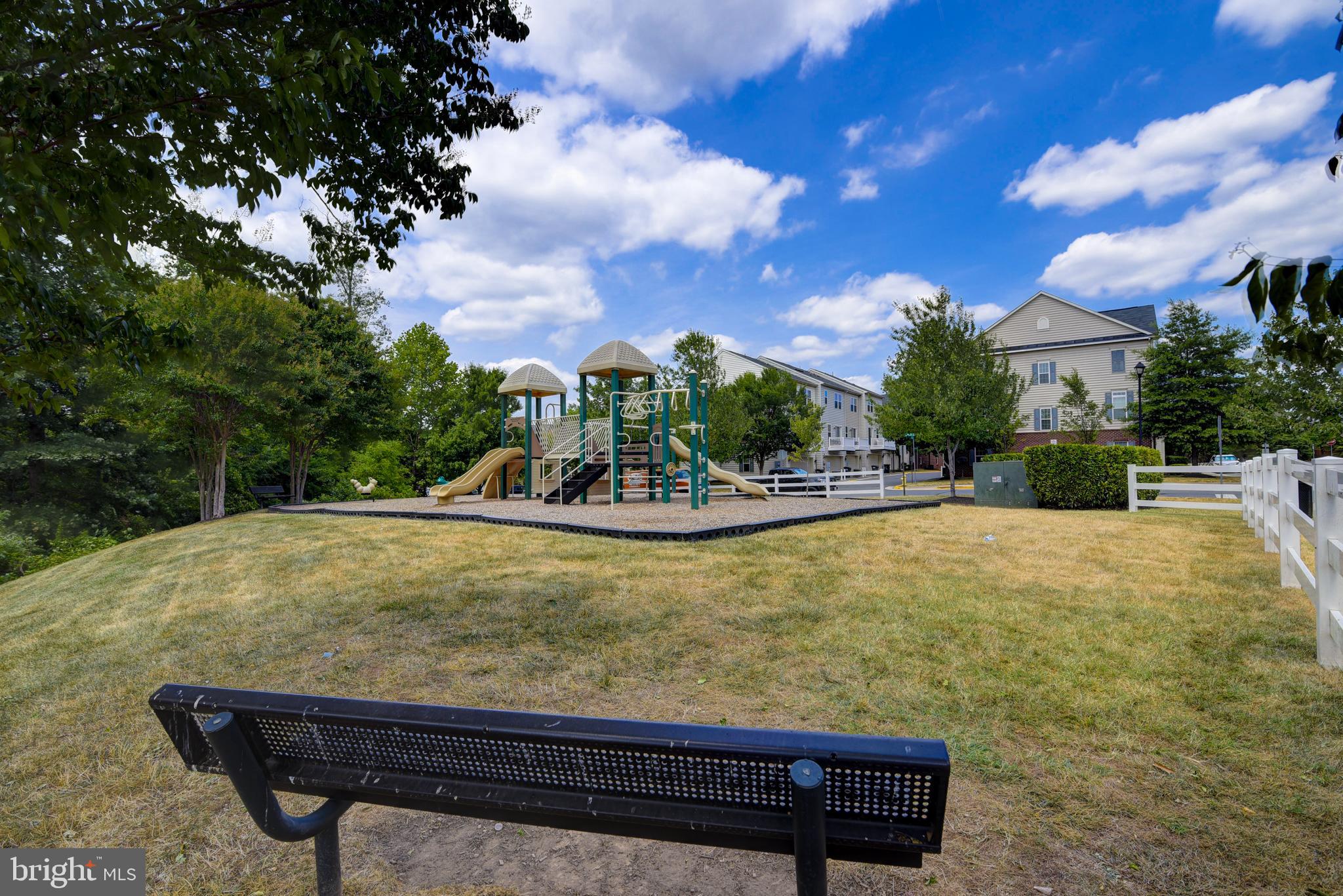 HEATHCOTE COMMONS CONDOMINIUMS - Residential Lease