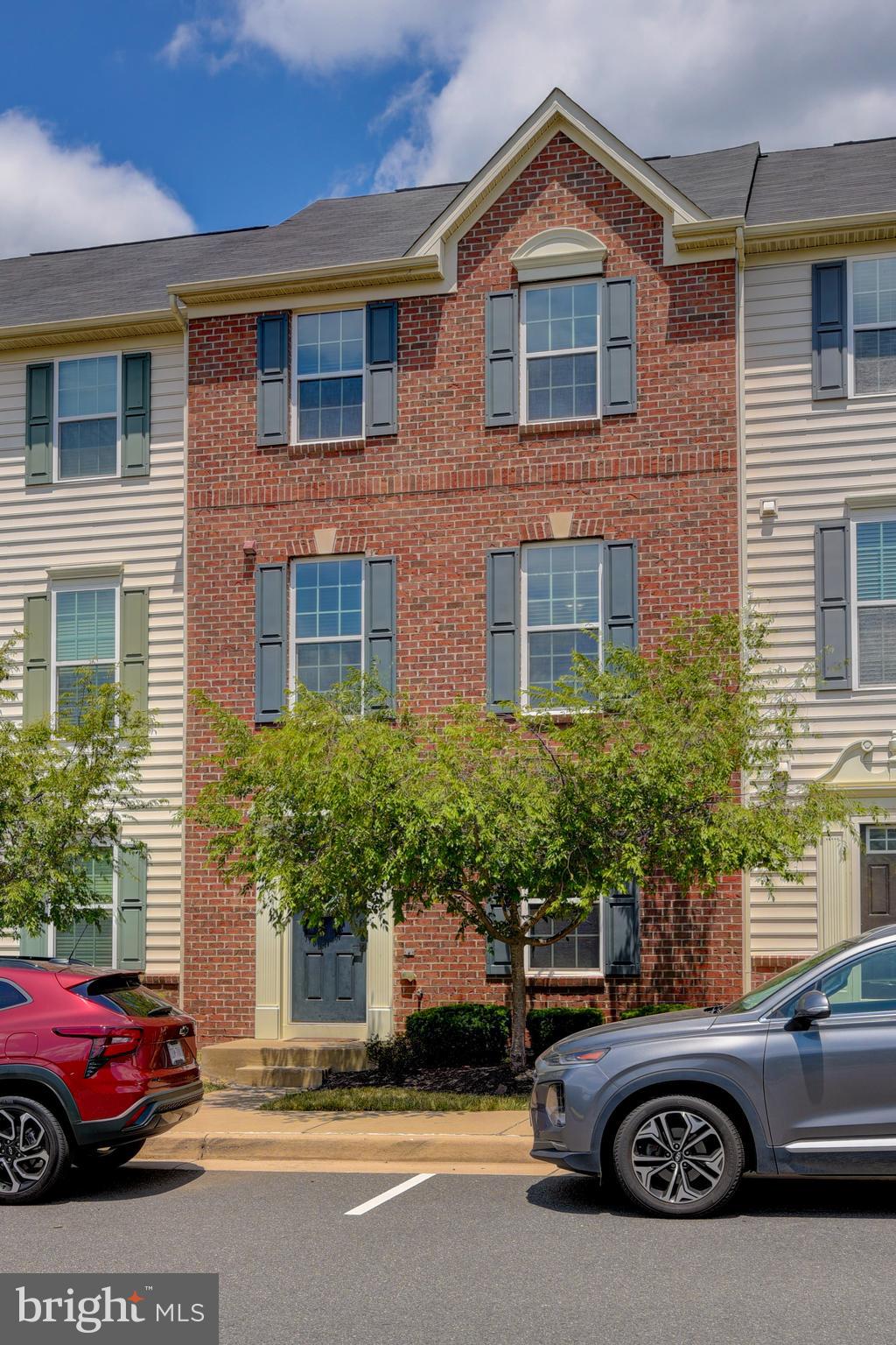 HEATHCOTE COMMONS CONDOMINIUMS - Residential Lease